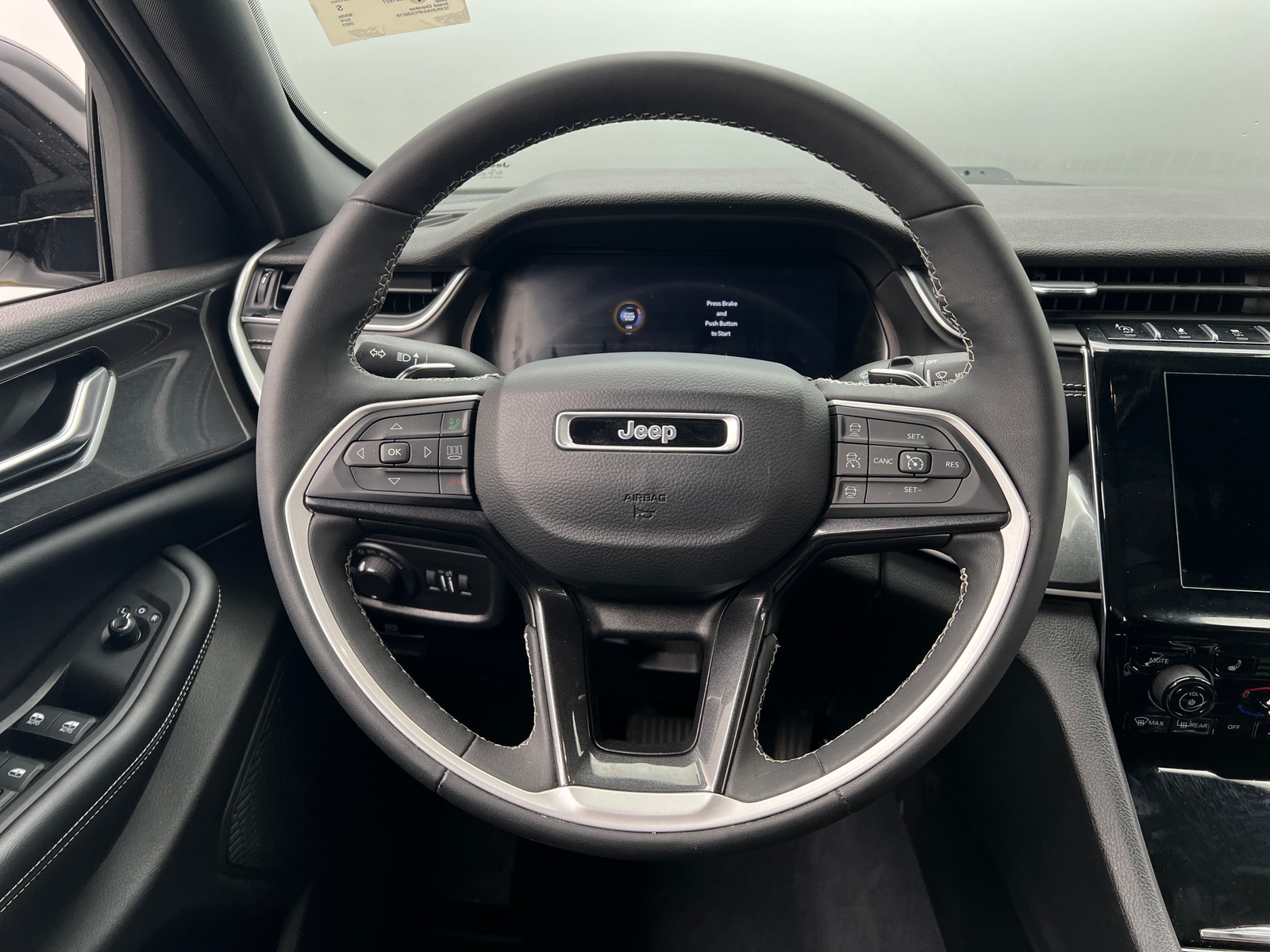 Thumbnail: 2023 Jeep Grand Cherokee - 4