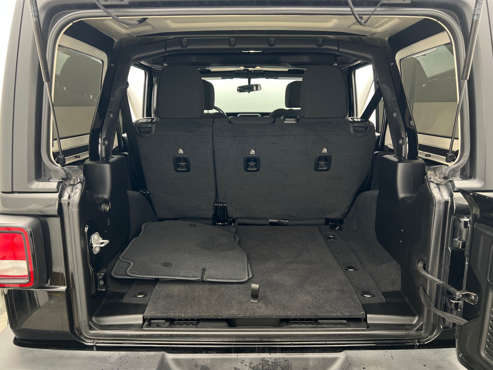 Thumbnail: 2021 Jeep Wrangler - 7