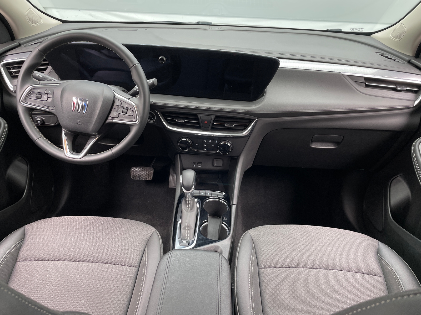 Thumbnail: 2025 Buick Encore GX - 3