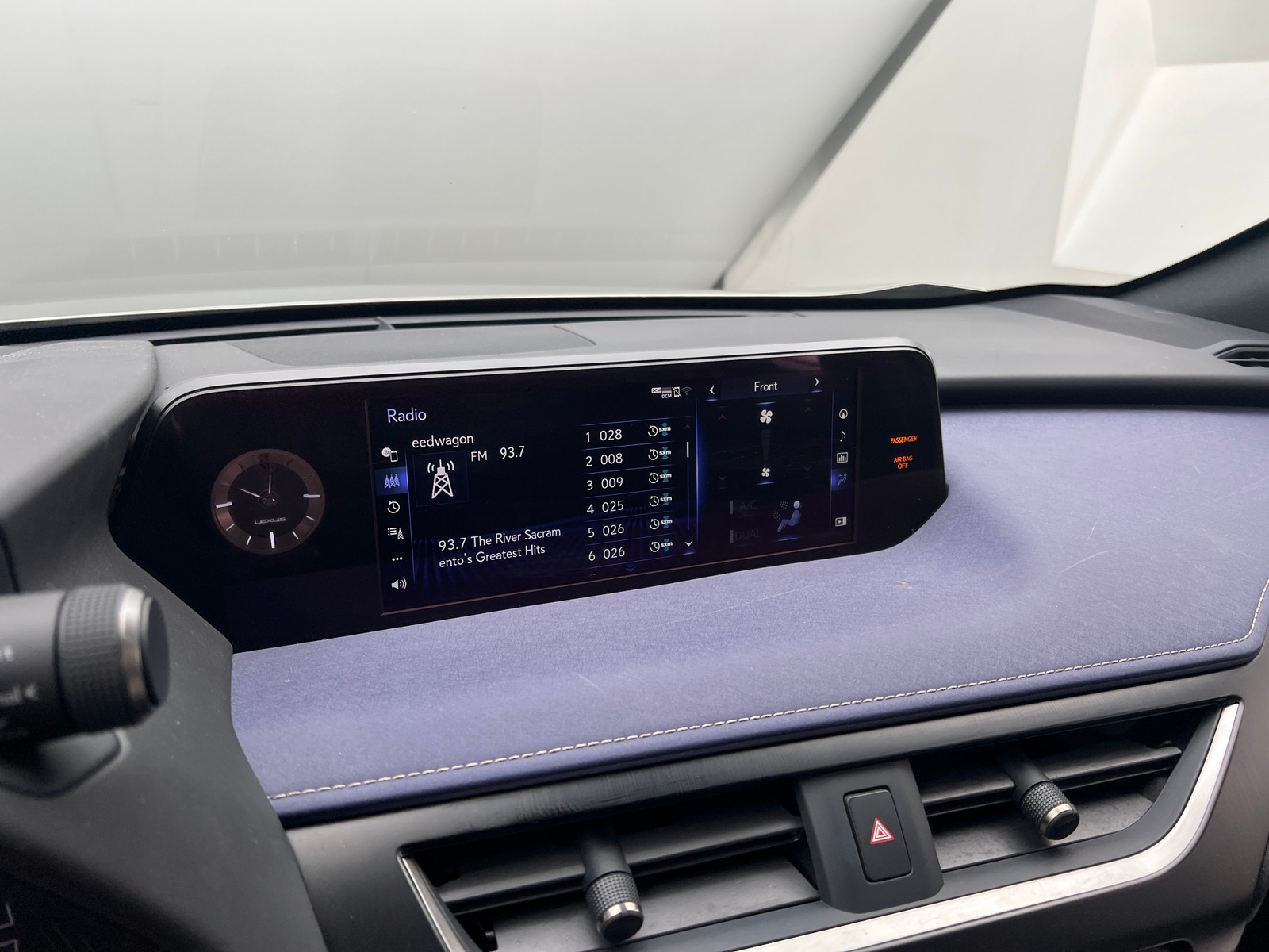 Thumbnail: 2022 Lexus UX - 3