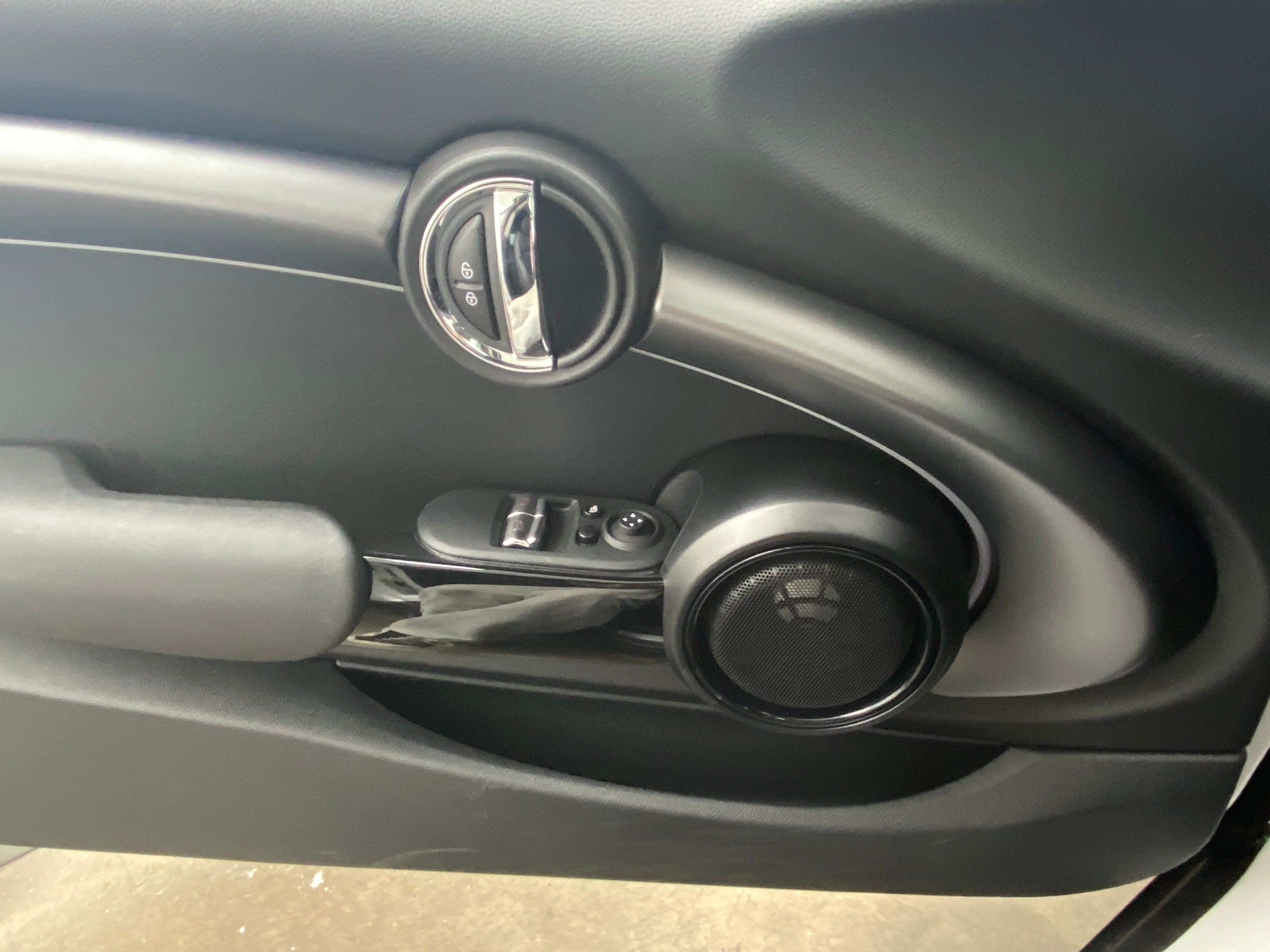 Used 2024 MINI Hardtop 2 Door SE with VIN WMW13DJ0XR2U75333 for sale in Oak Creek, WI