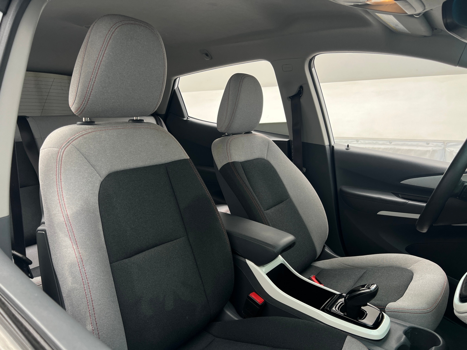 Thumbnail: 2017 Chevrolet Bolt EV - 2