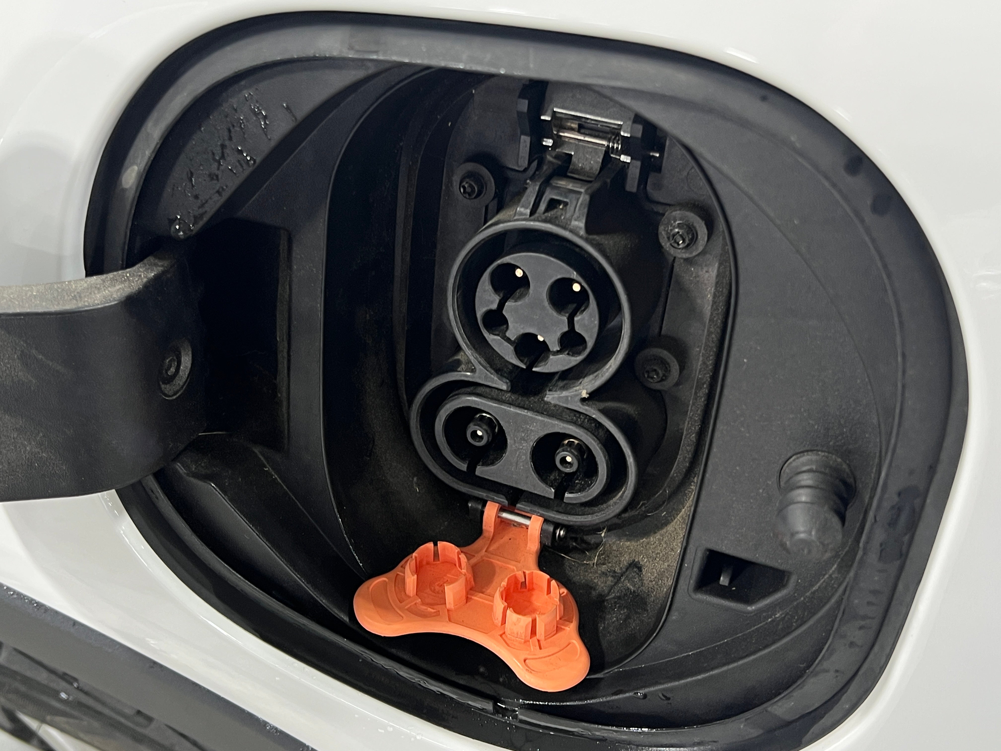 Used 2017 Chevrolet Bolt EV LT with VIN 1G1FW6S09H4165096 for sale in Oak Creek, WI