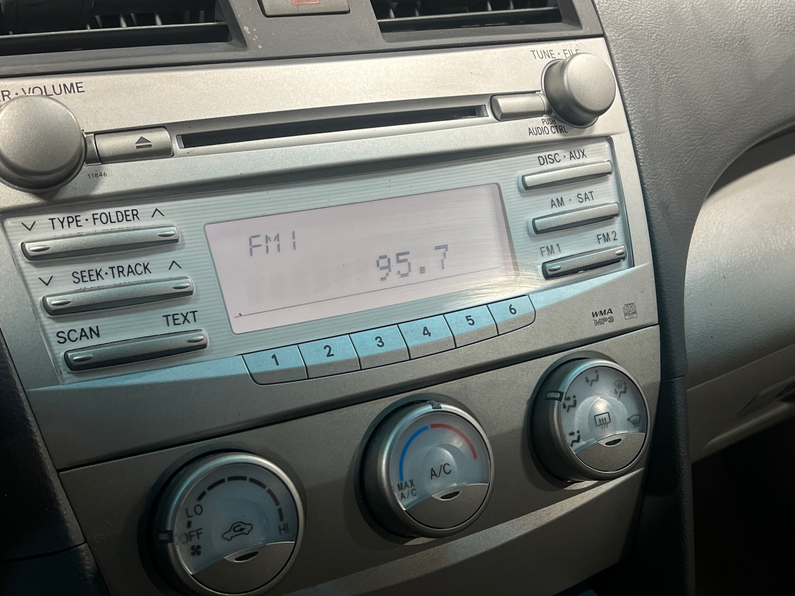 Thumbnail: 2011 Toyota Camry - 4