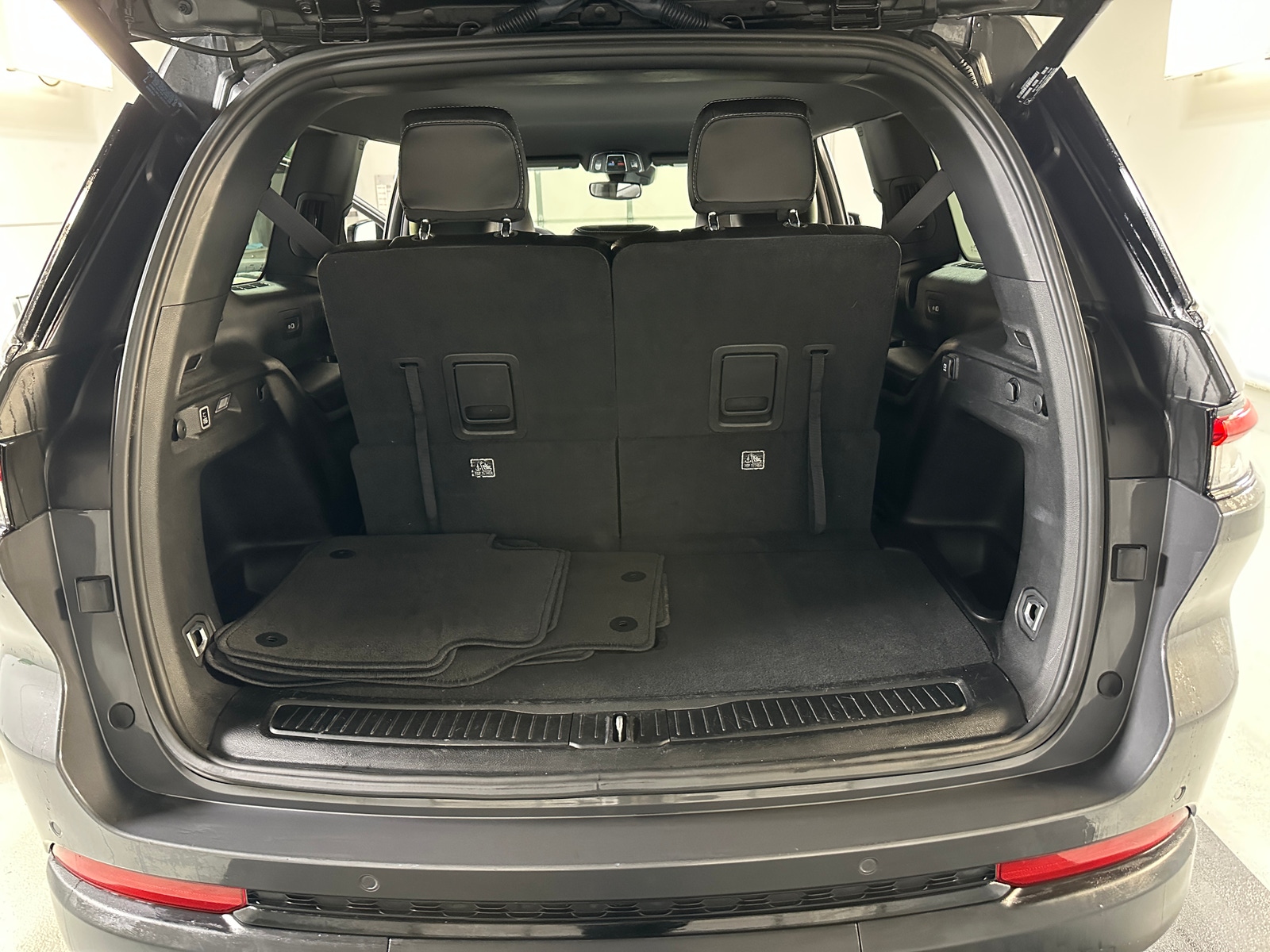 Thumbnail: 2024 Jeep Grand Cherokee L - 7