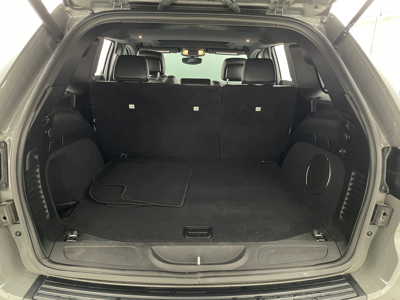 Thumbnail: 2020 Jeep Grand Cherokee - 7