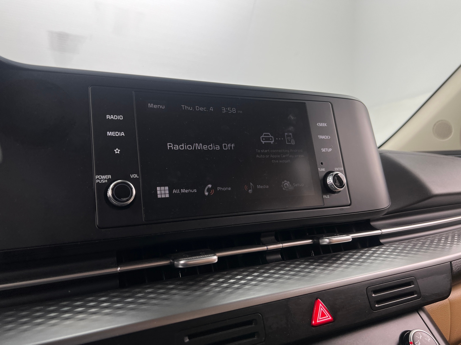 Thumbnail: 2024 Kia Carnival - 3