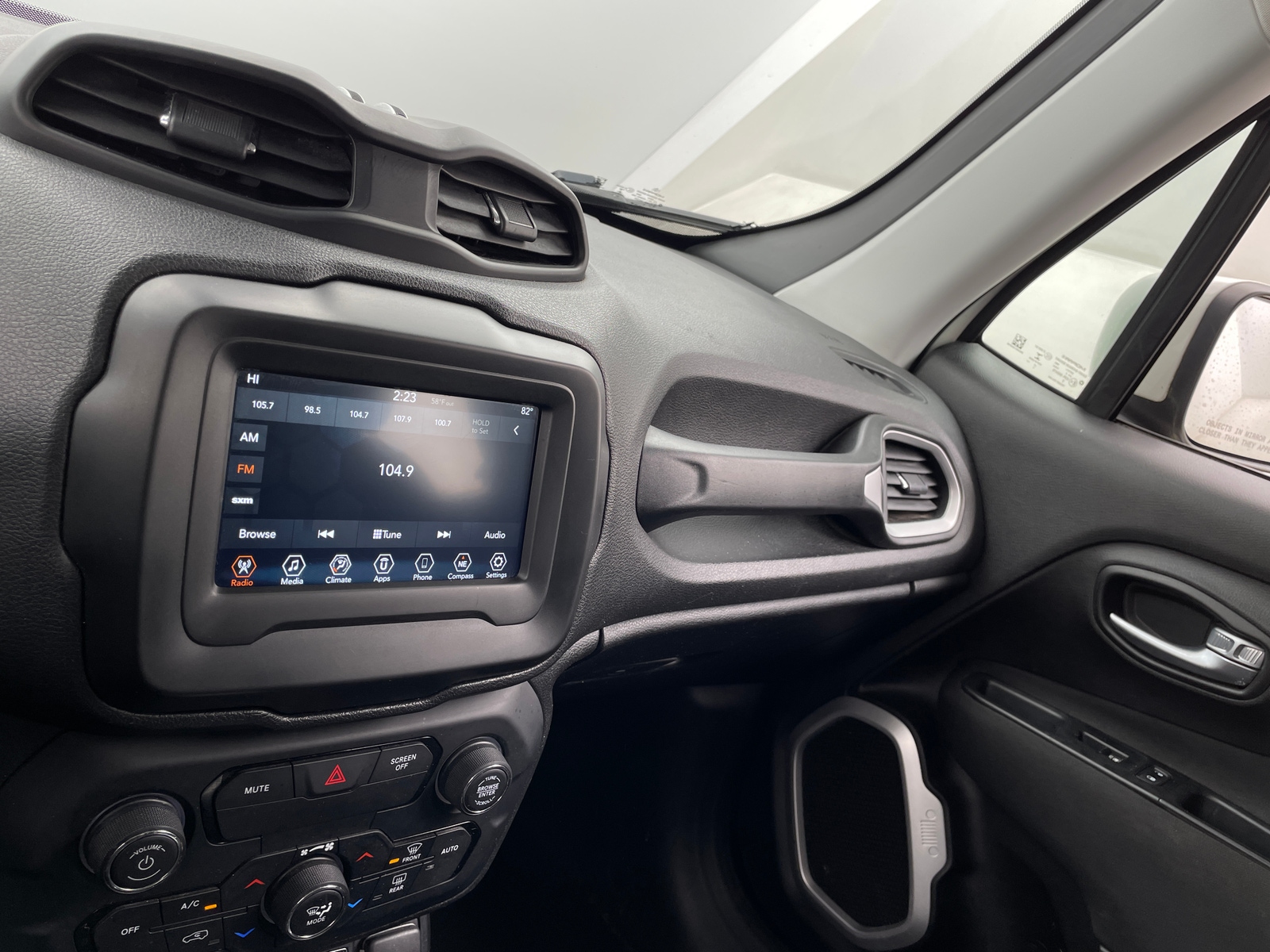 Thumbnail: 2018 Jeep Renegade - 4