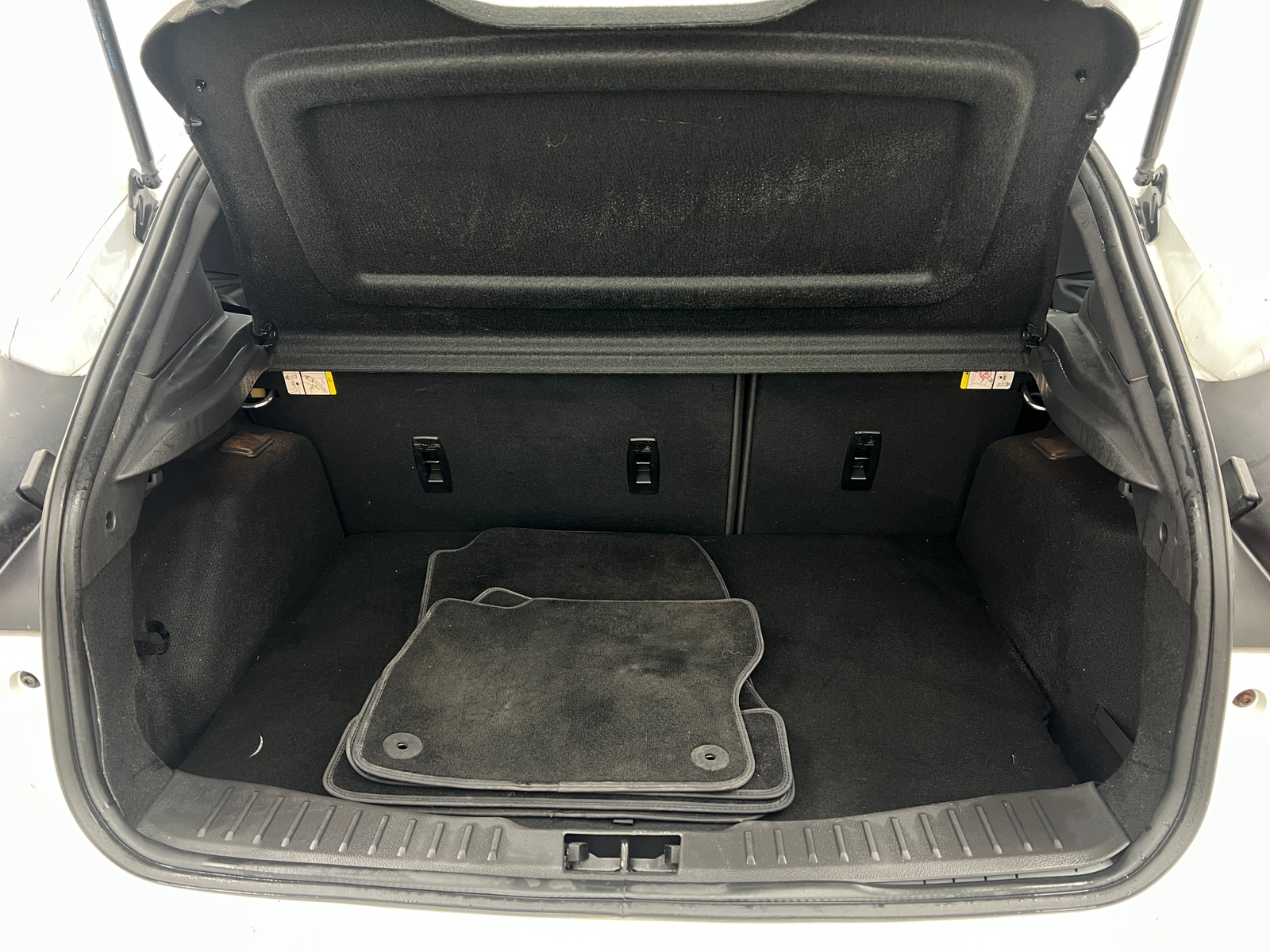 Thumbnail: 2016 Ford Focus - 6