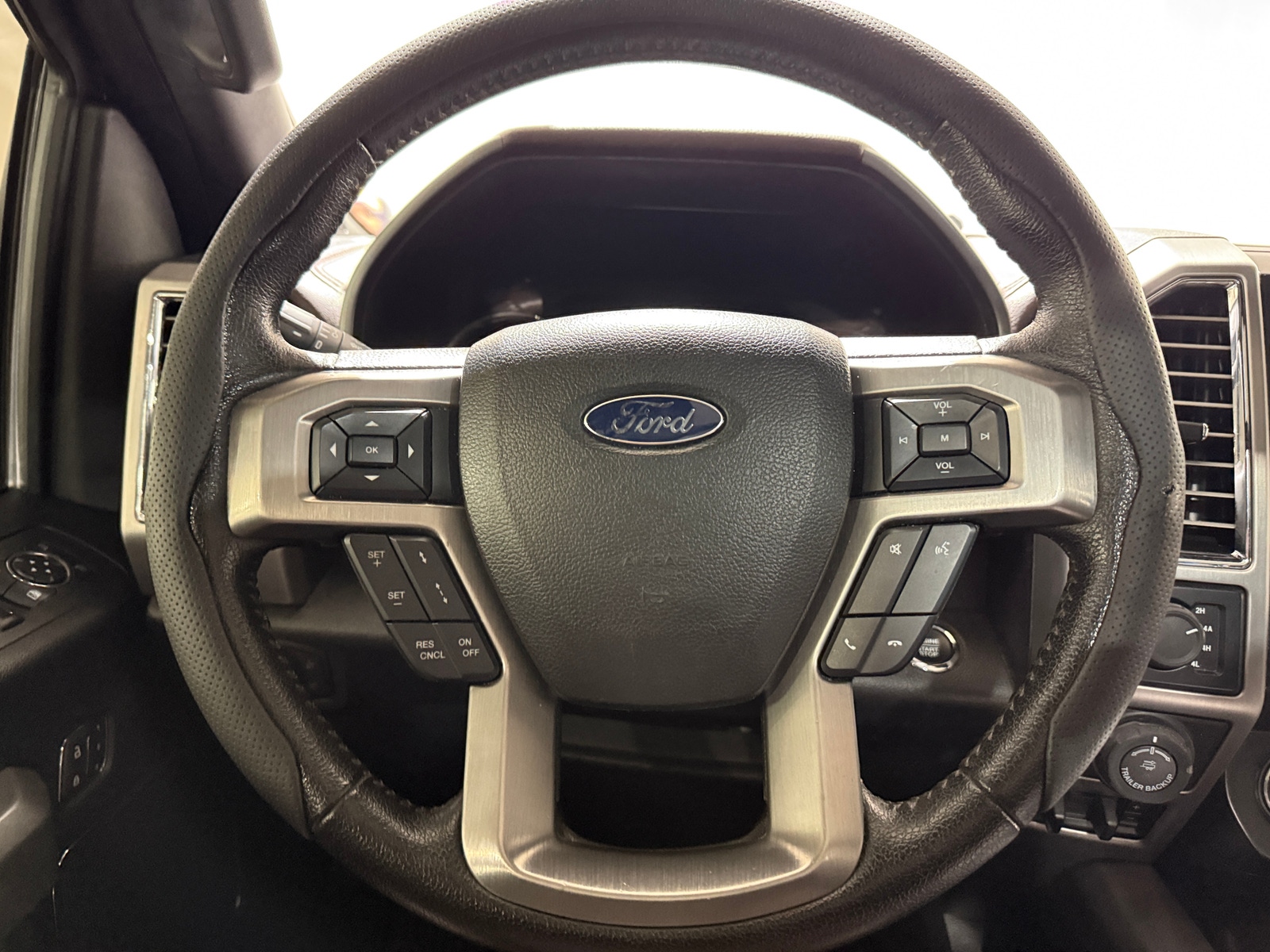 Thumbnail: 2016 Ford Econoline - 4