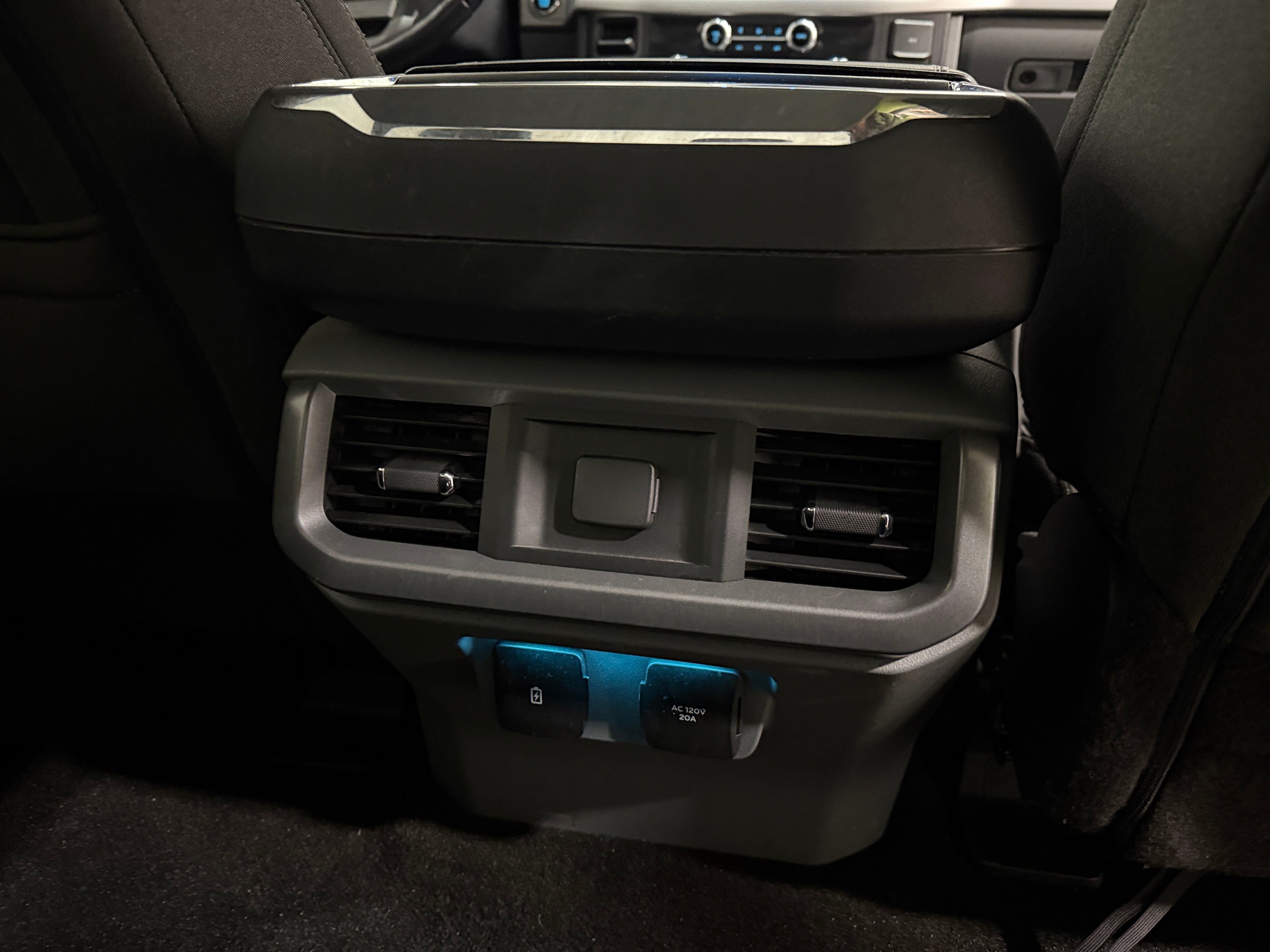 Used 2022 Ford F-150 Lightning XLT with VIN 1FTVW1EL9NWG07807 for sale in Oak Creek, WI