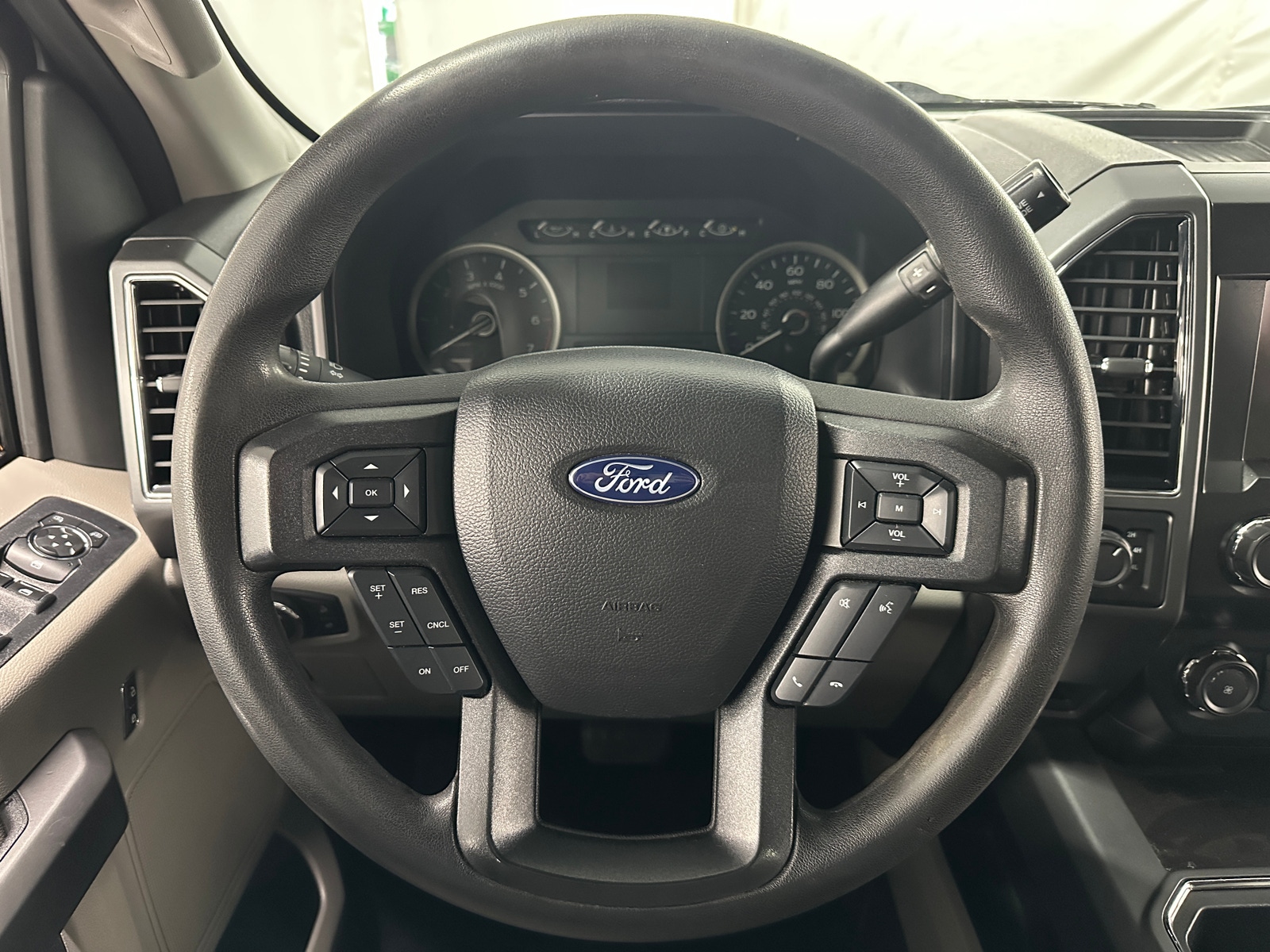 Thumbnail: 2020 Ford Econoline - 5