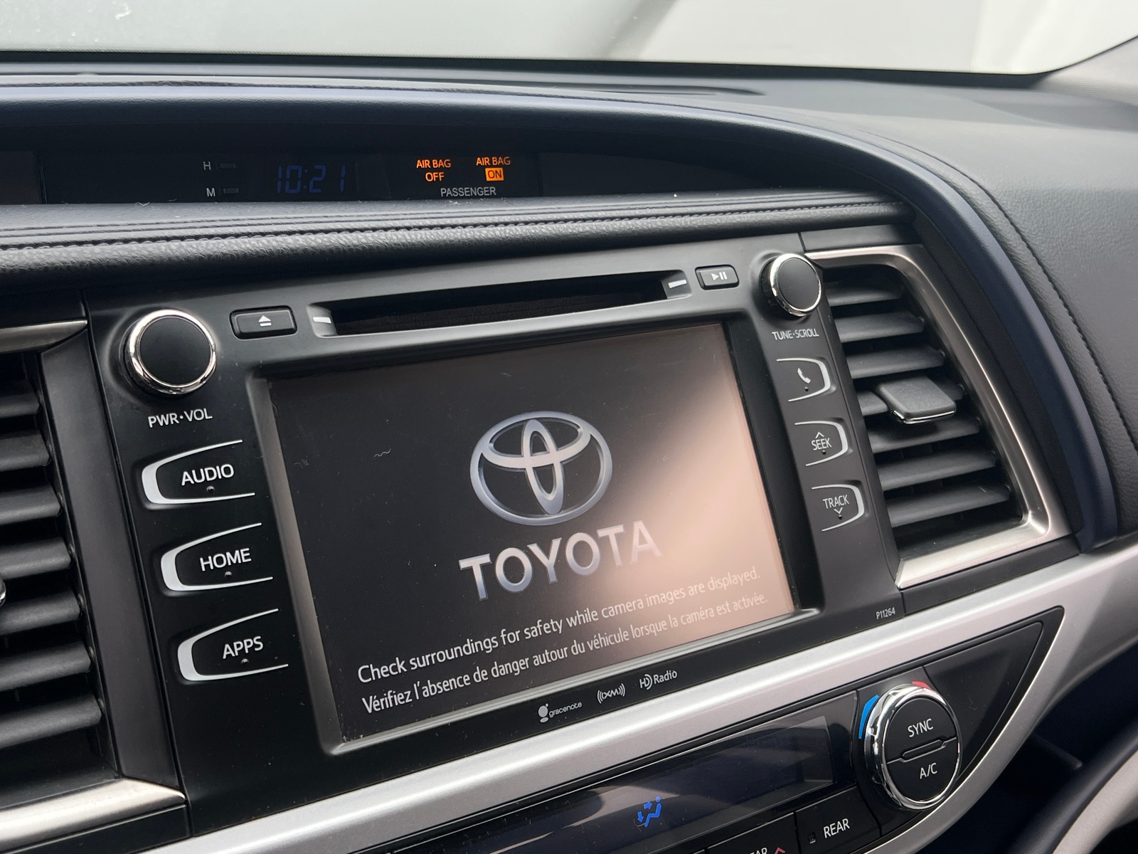 Thumbnail: 2016 Toyota Highlander - 4