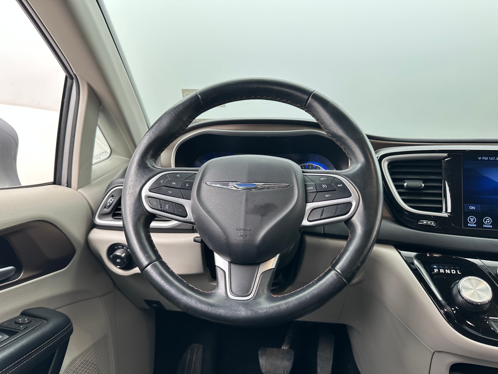 Thumbnail: 2017 Chrysler Pacifica - 4