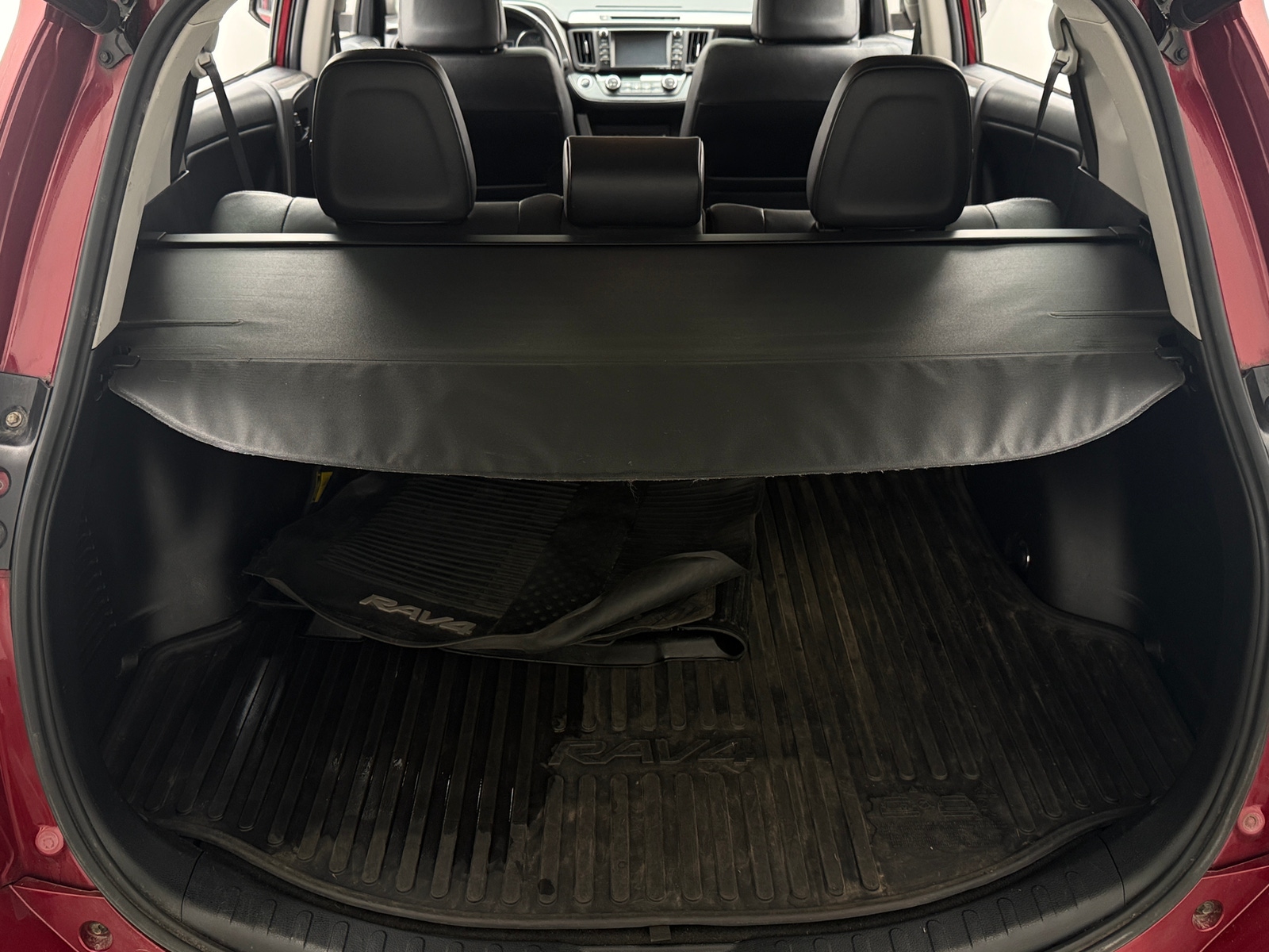 Thumbnail: 2018 Toyota RAV4 - 6