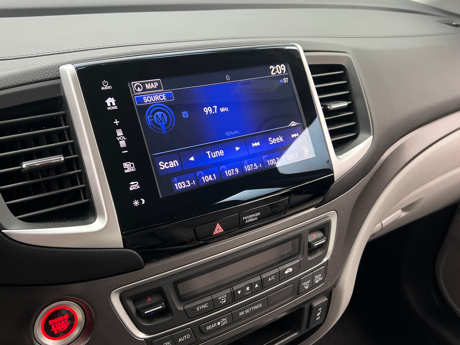 Thumbnail: 2017 Honda Ridgeline - 3