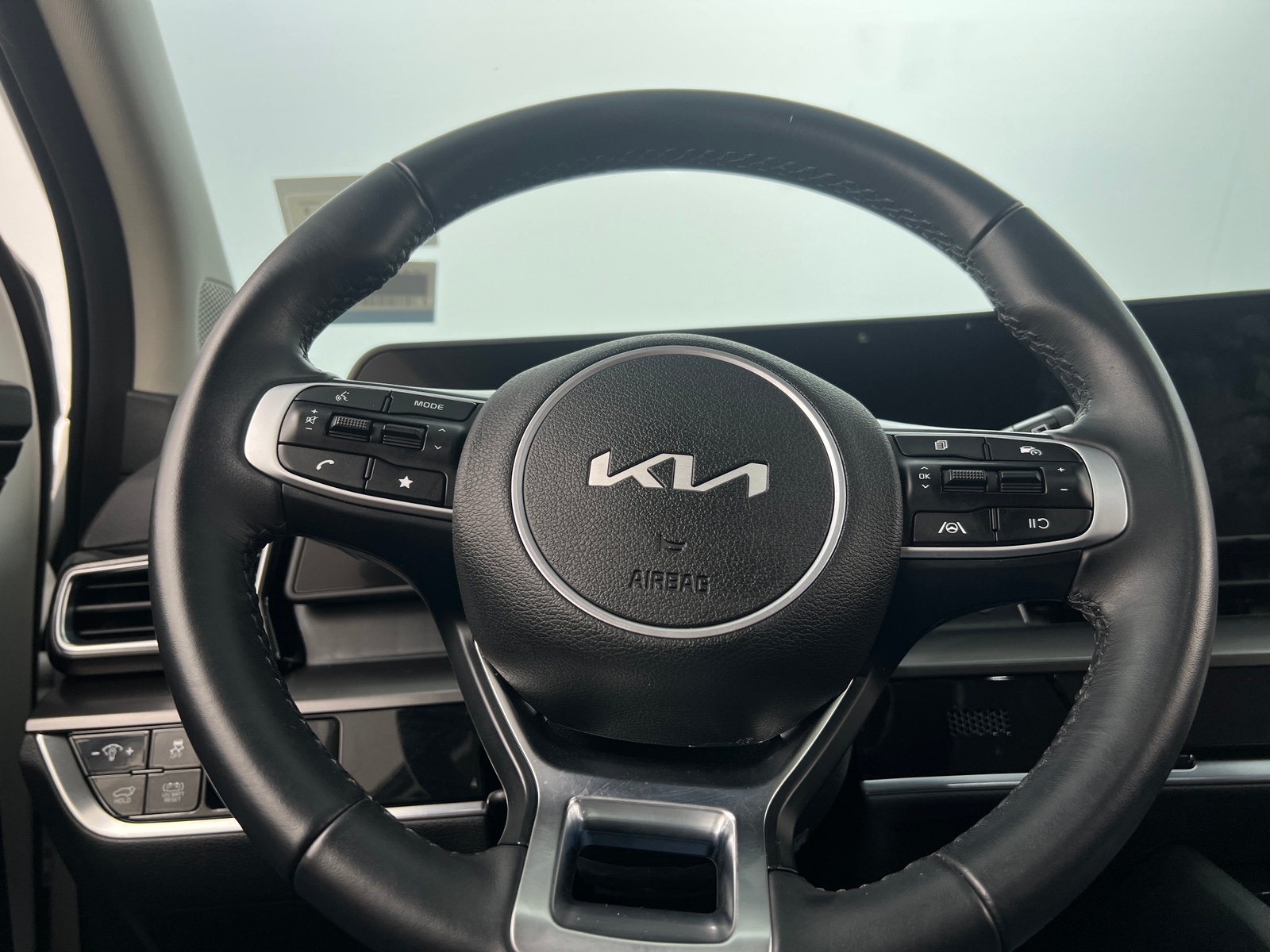 Thumbnail: 2025 Kia Sportage - 4