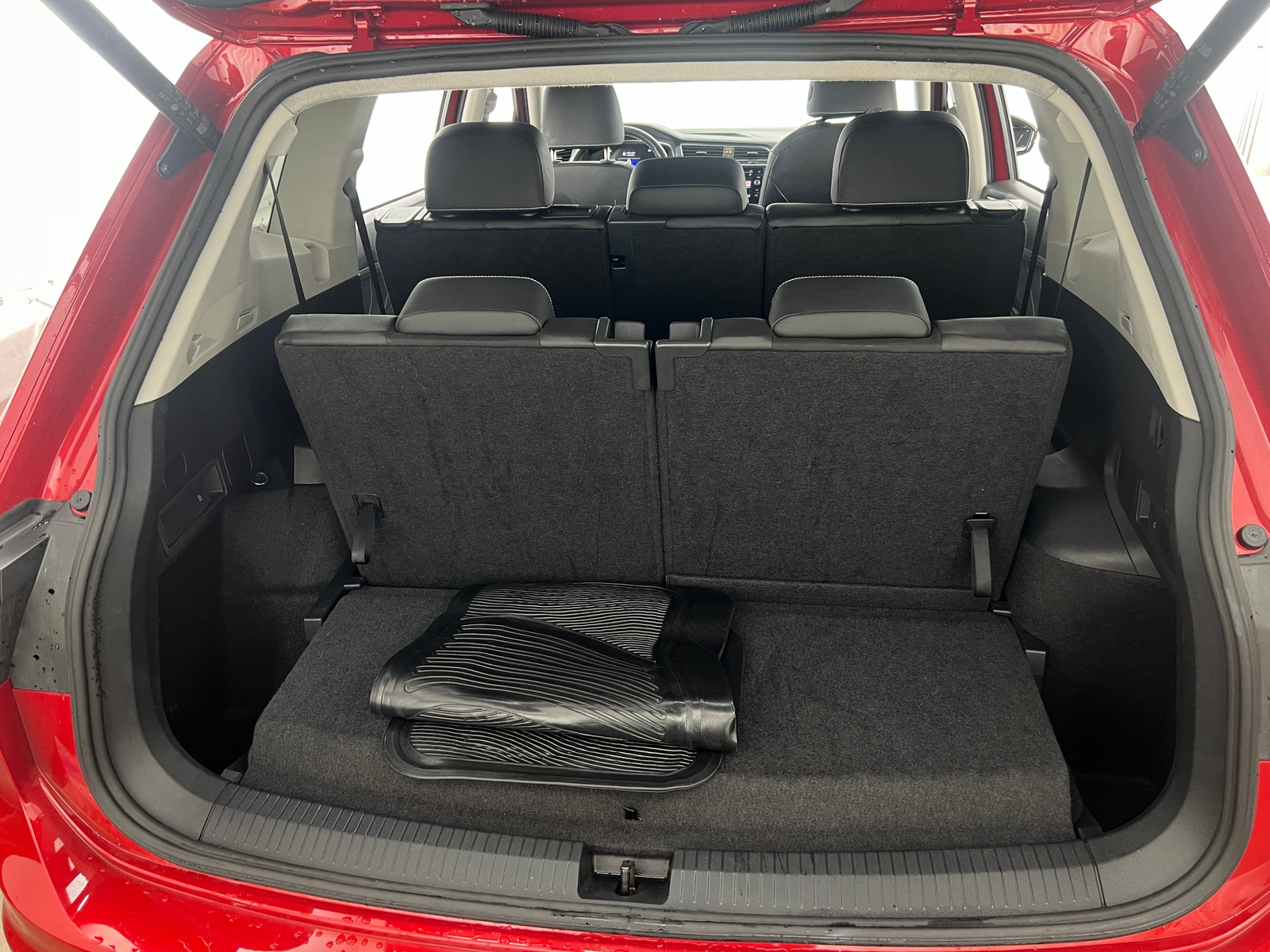 Thumbnail: 2024 Volkswagen Tiguan - 6