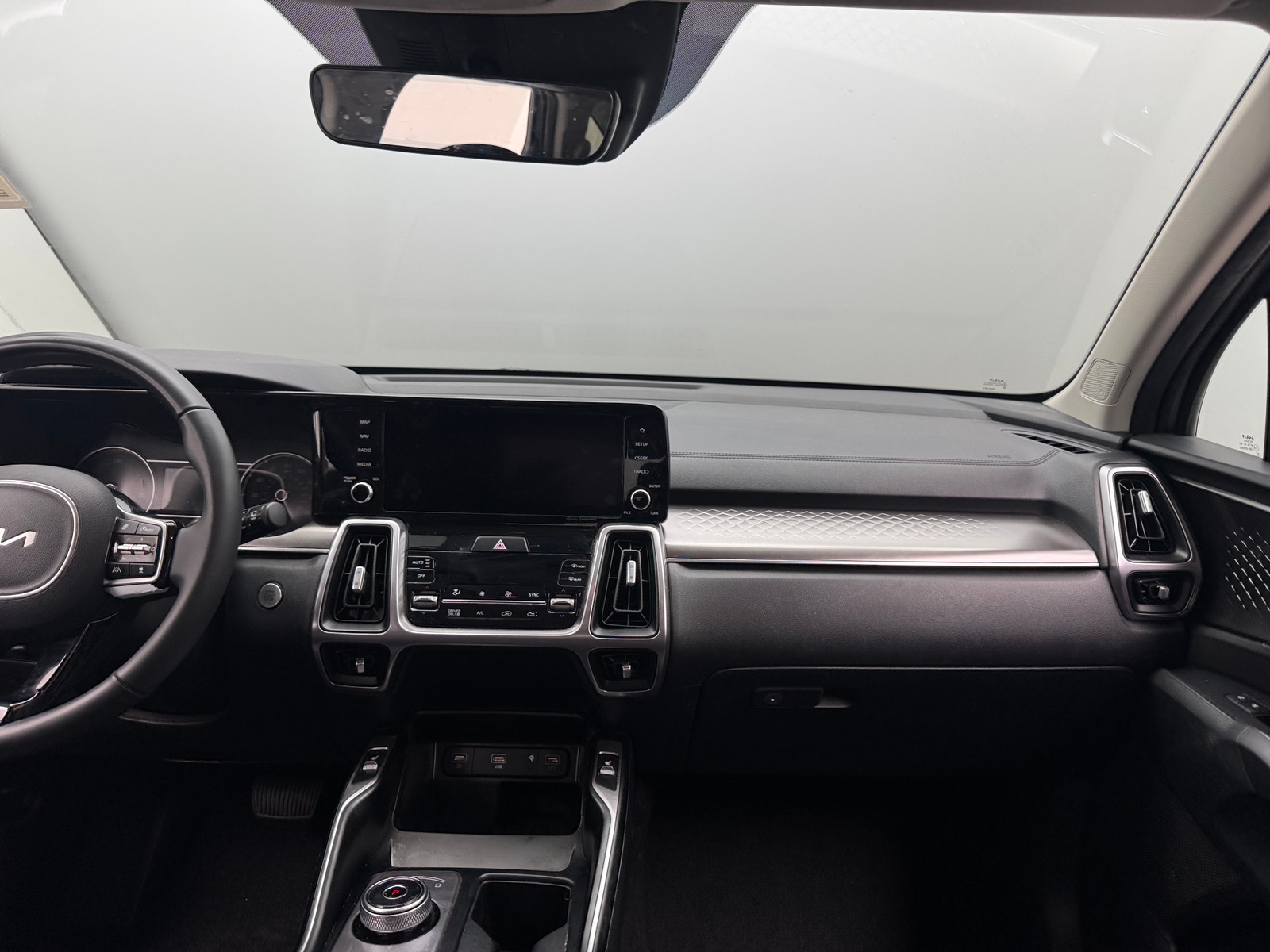 Thumbnail: 2023 Kia Sorento - 2