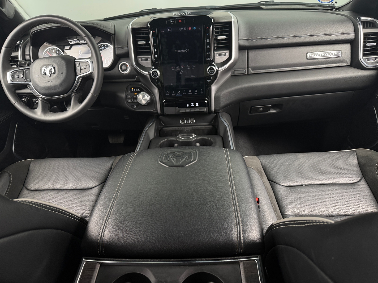 Thumbnail: 2025 RAM 1500 - 3