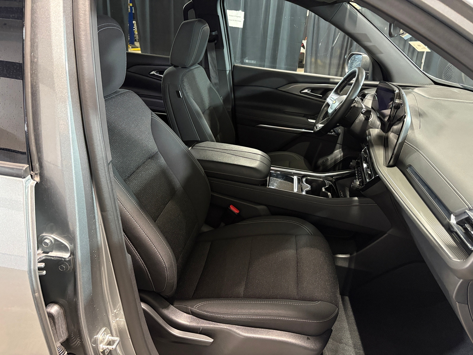 Thumbnail: 2024 Chevrolet Traverse - 2