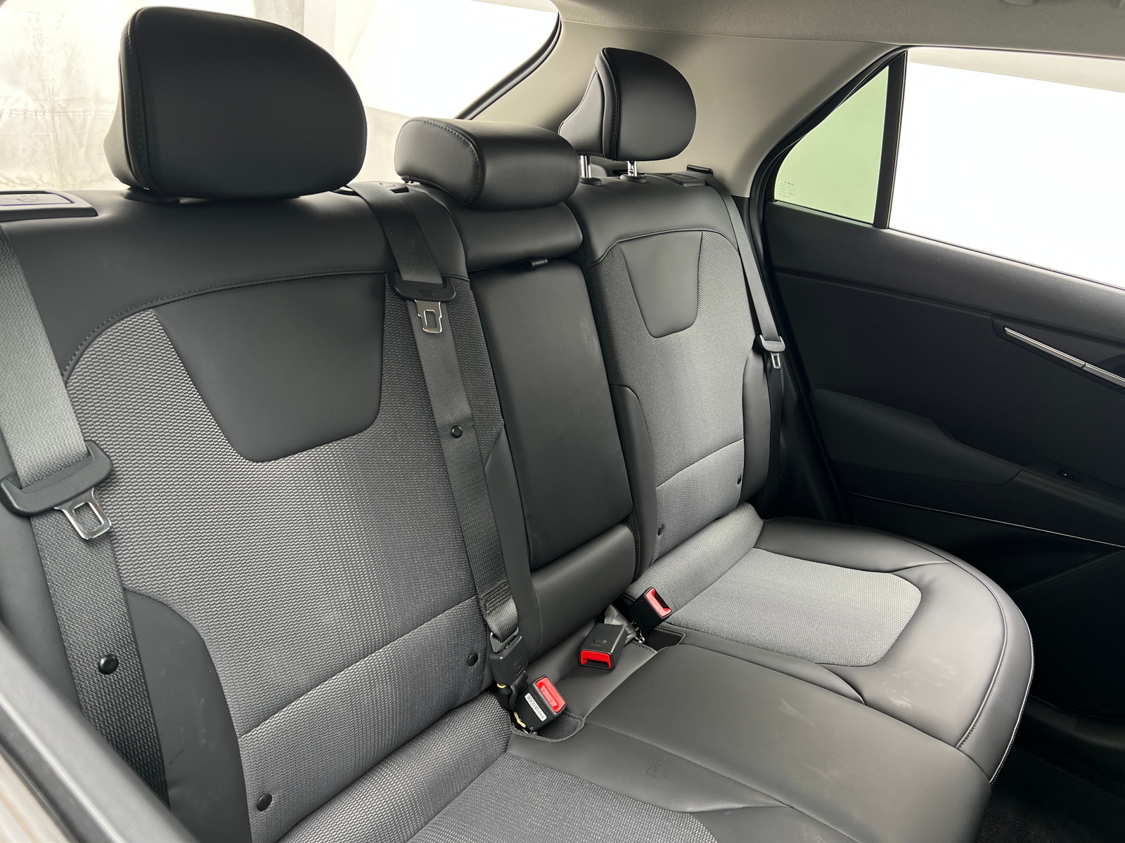 Thumbnail: 2023 Kia Niro - 5