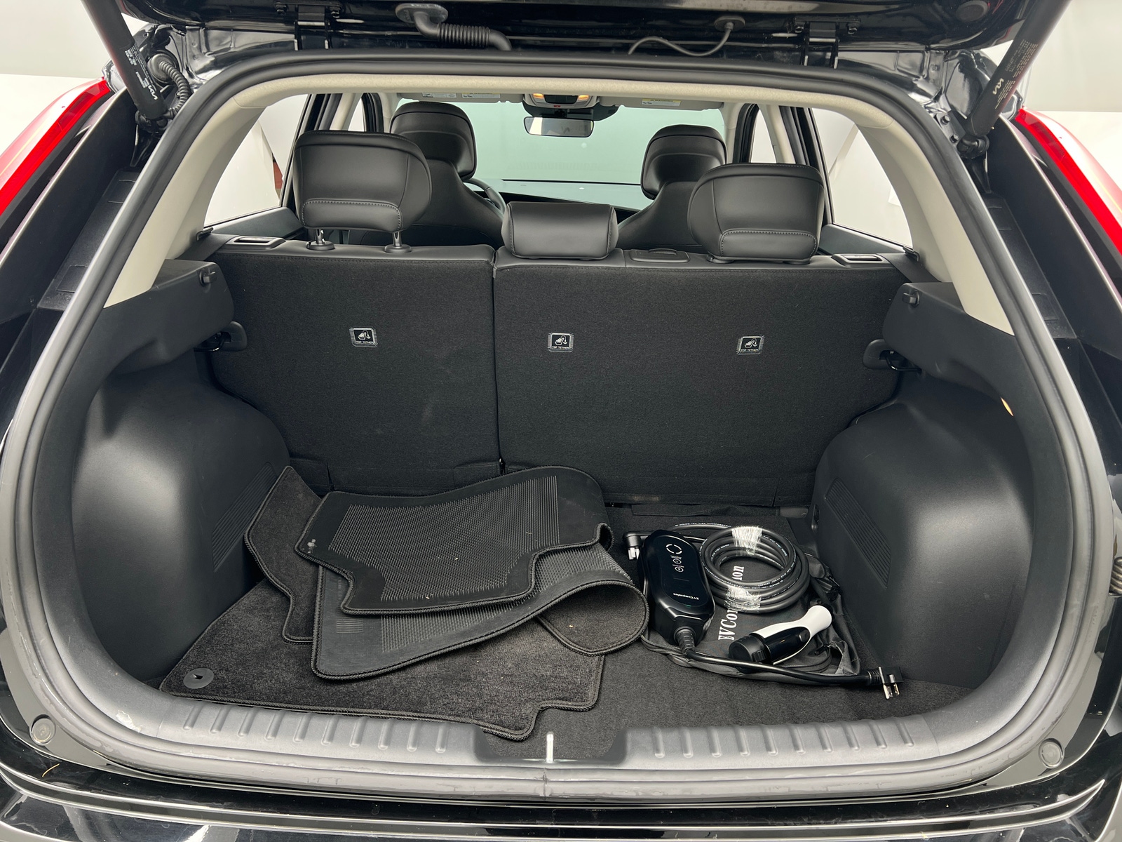 Thumbnail: 2023 Kia Niro - 6