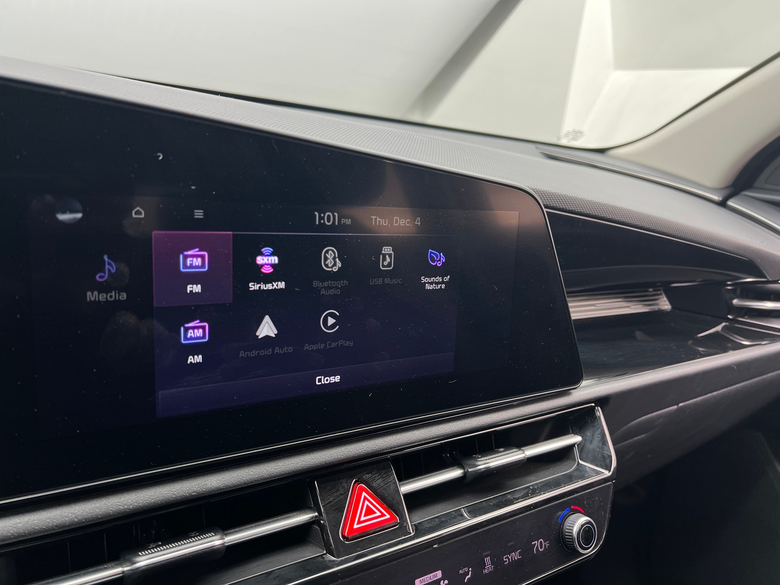 Thumbnail: 2023 Kia Niro - 3