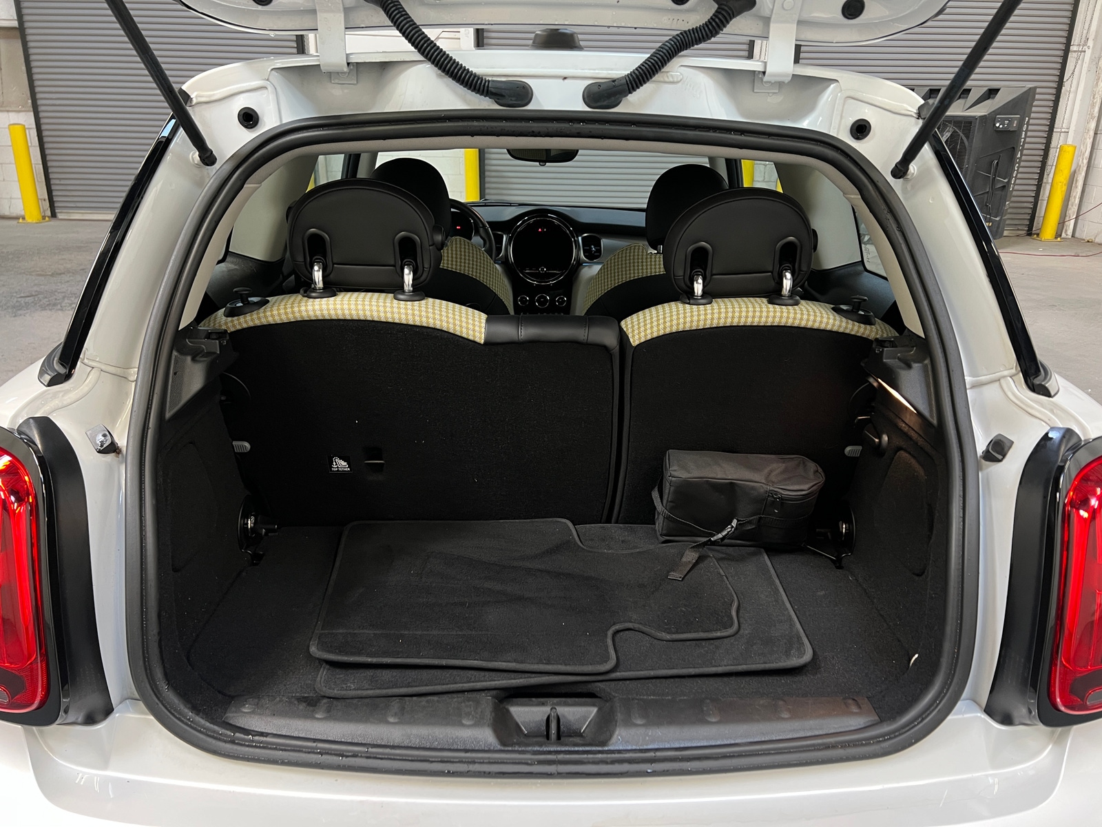 Thumbnail: 2023 MINI Cooper Hardtop - 6