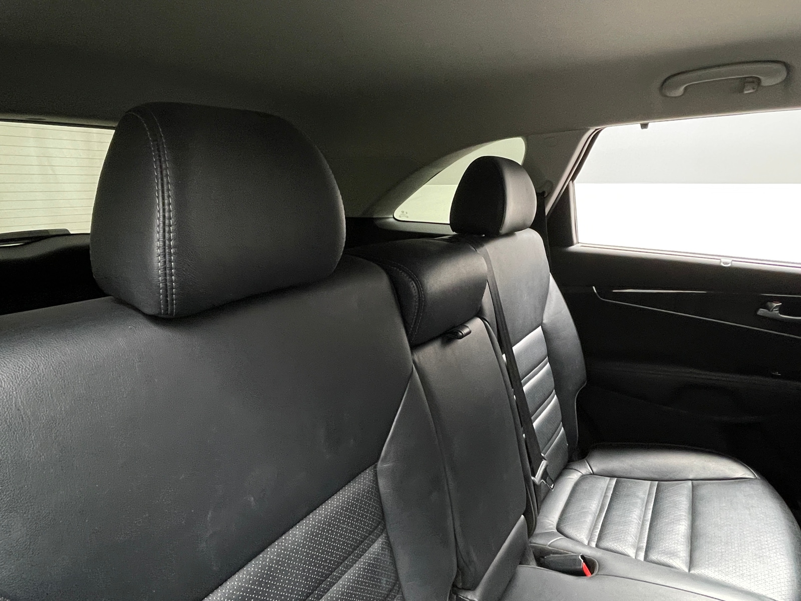 Thumbnail: 2017 Kia Sorento - 4