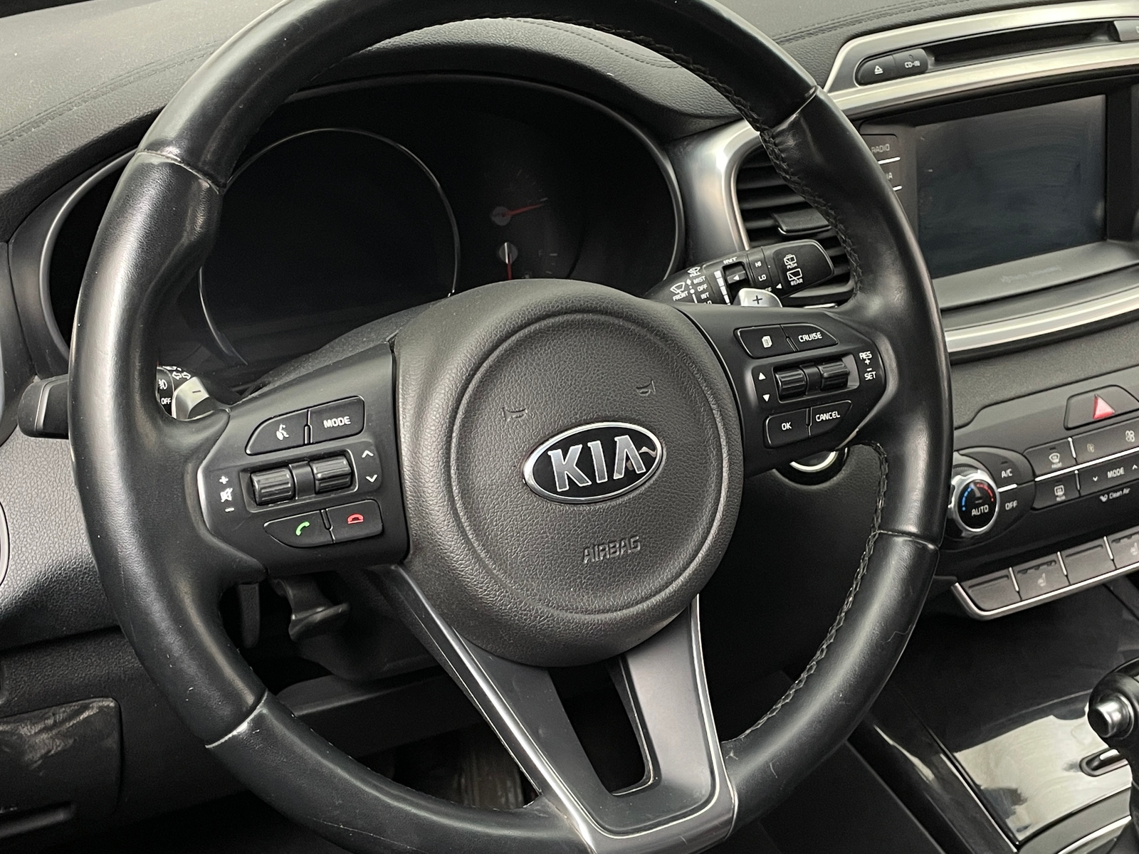 Thumbnail: 2017 Kia Sorento - 3