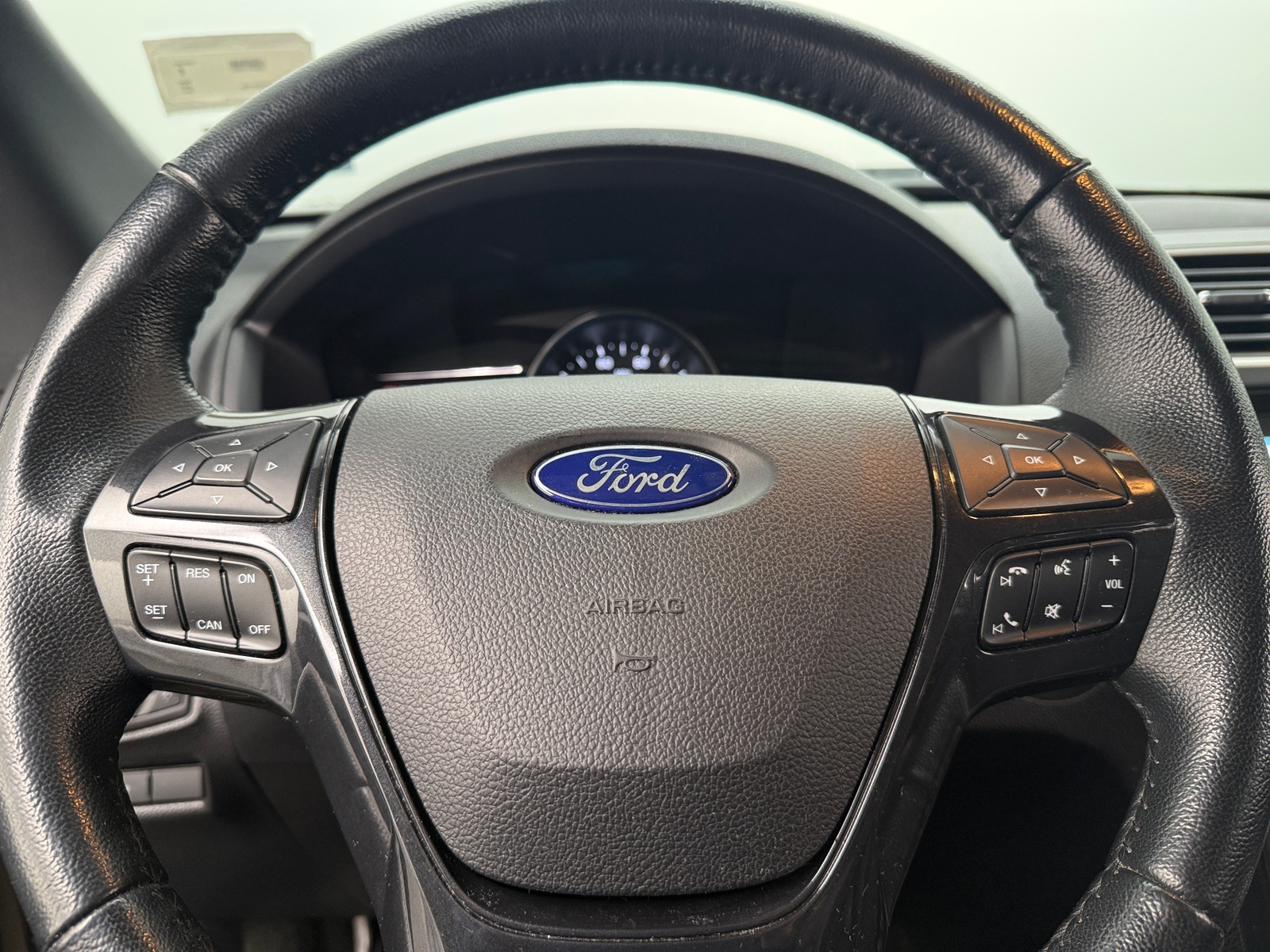 Thumbnail: 2017 Ford Explorer - 5