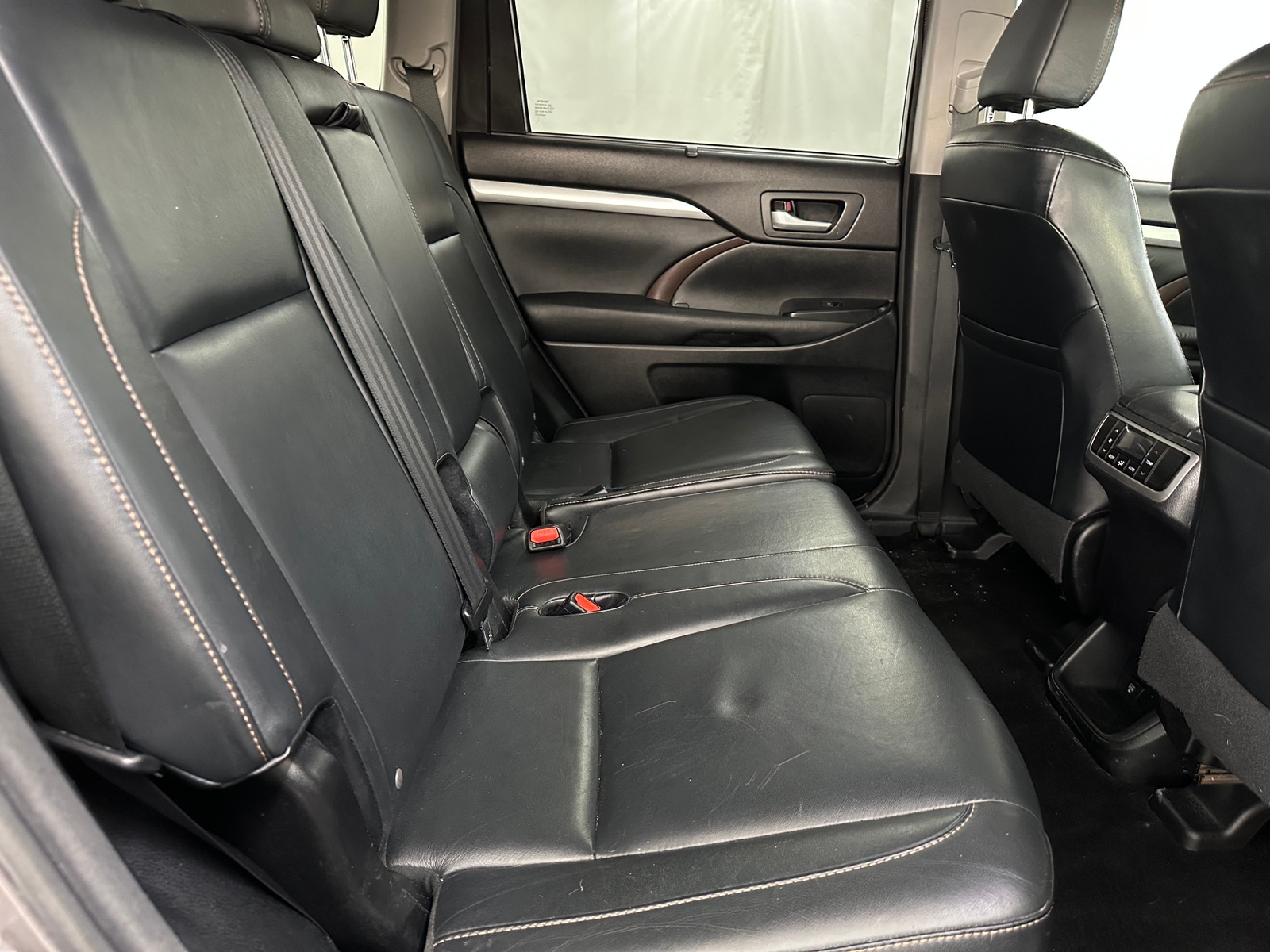 Thumbnail: 2015 Toyota Highlander - 5