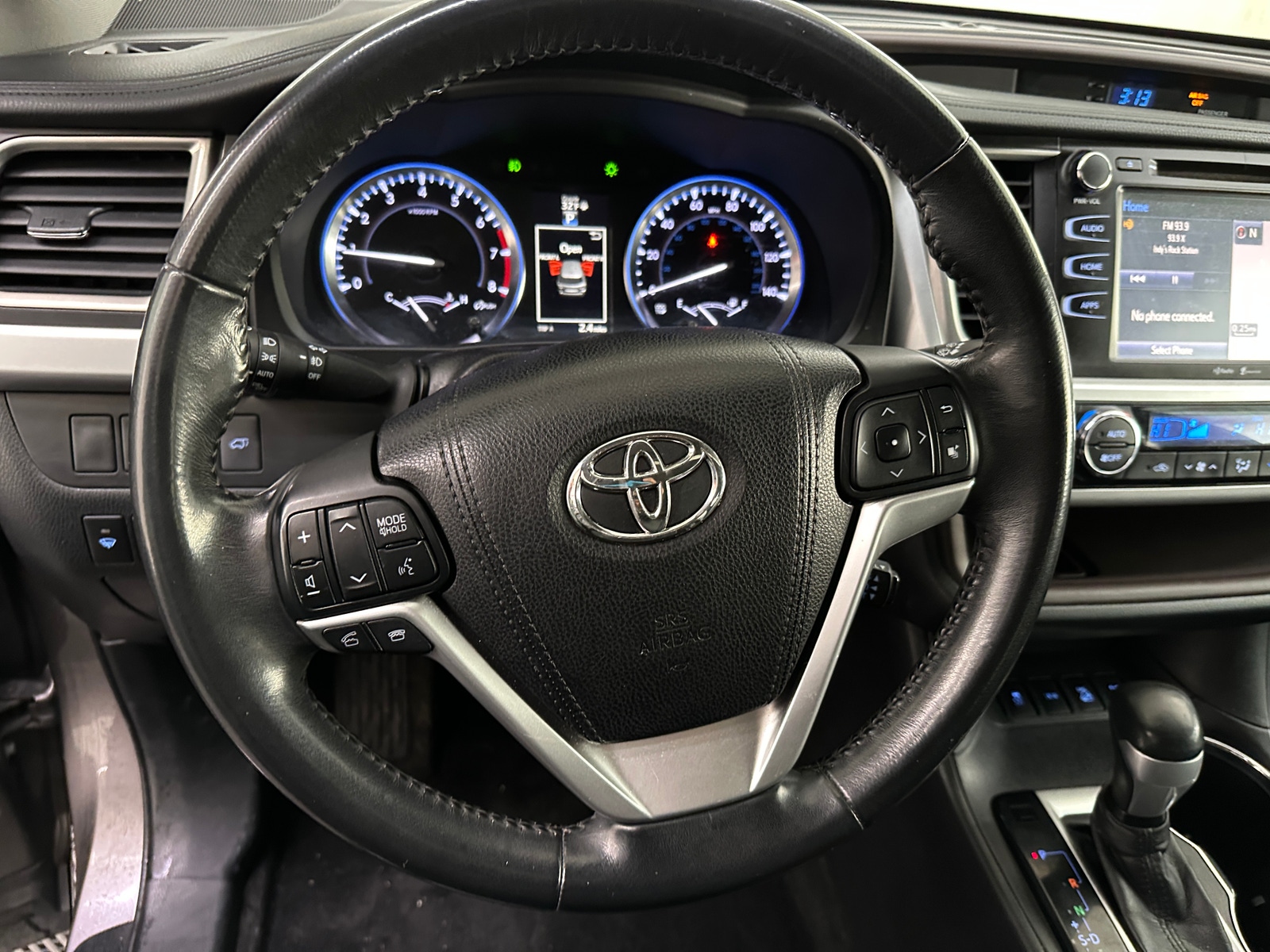 Thumbnail: 2015 Toyota Highlander - 4