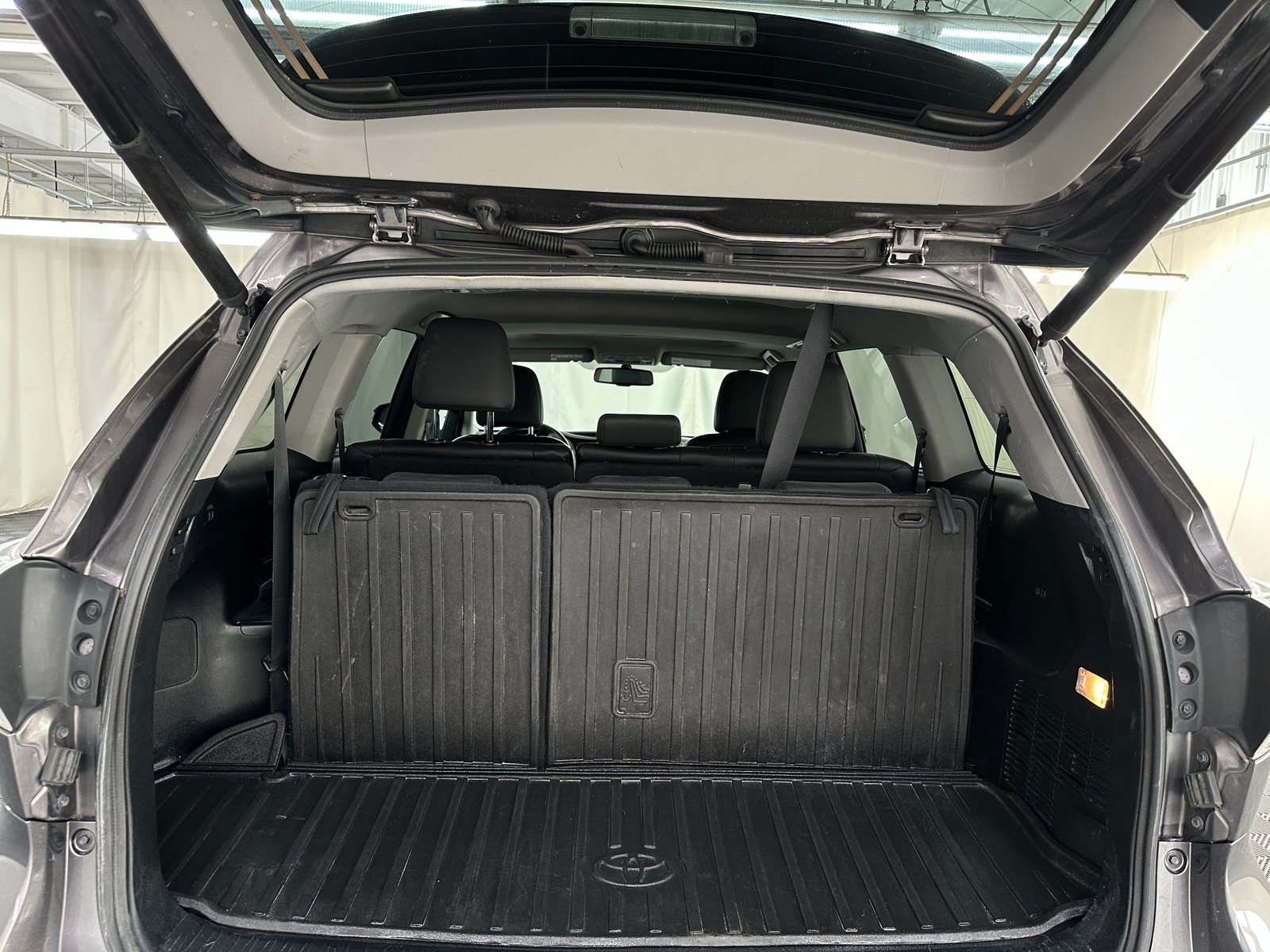 Thumbnail: 2015 Toyota Highlander - 6