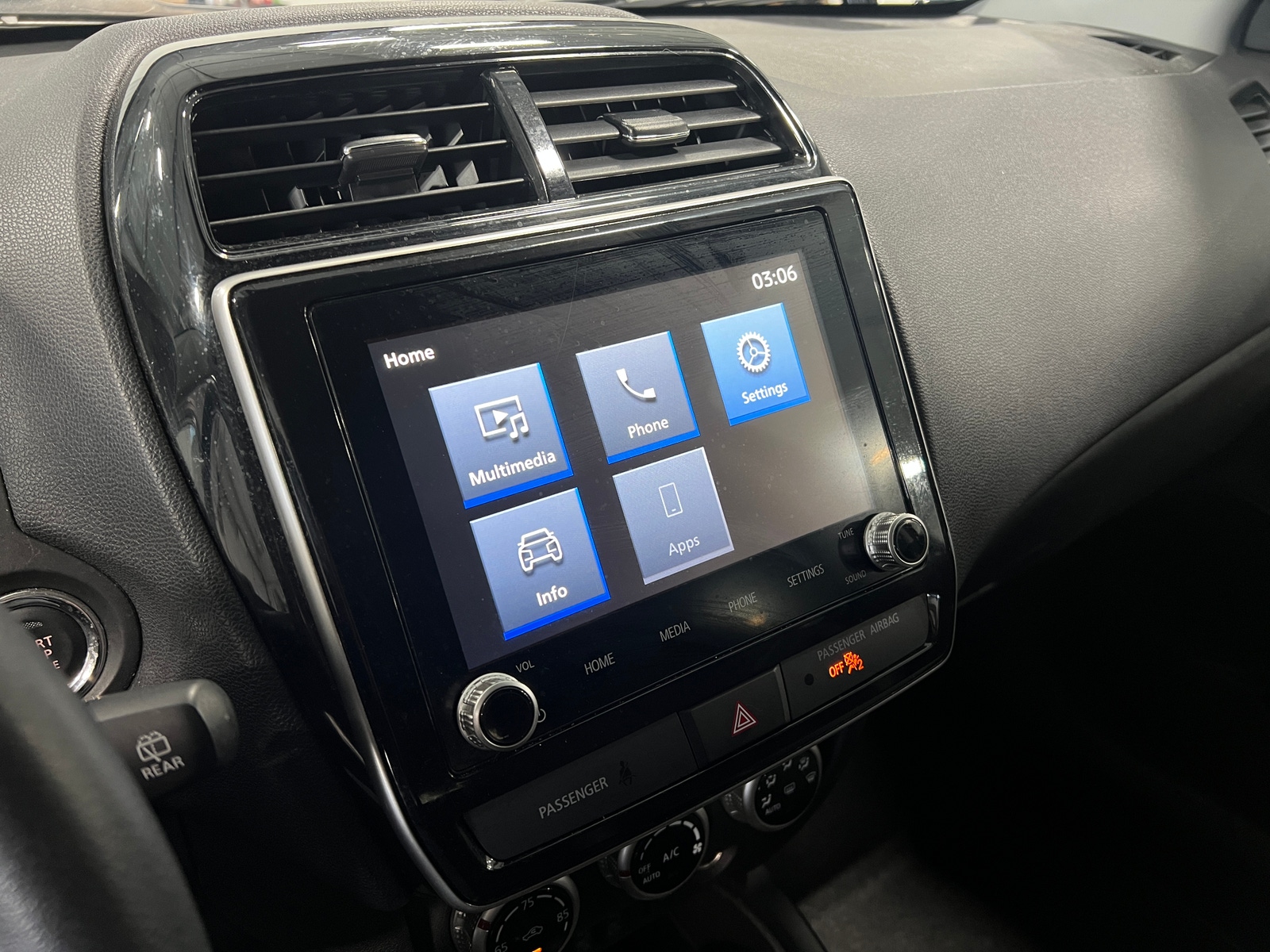 Thumbnail: 2024 Mitsubishi Outlander Sport - 3