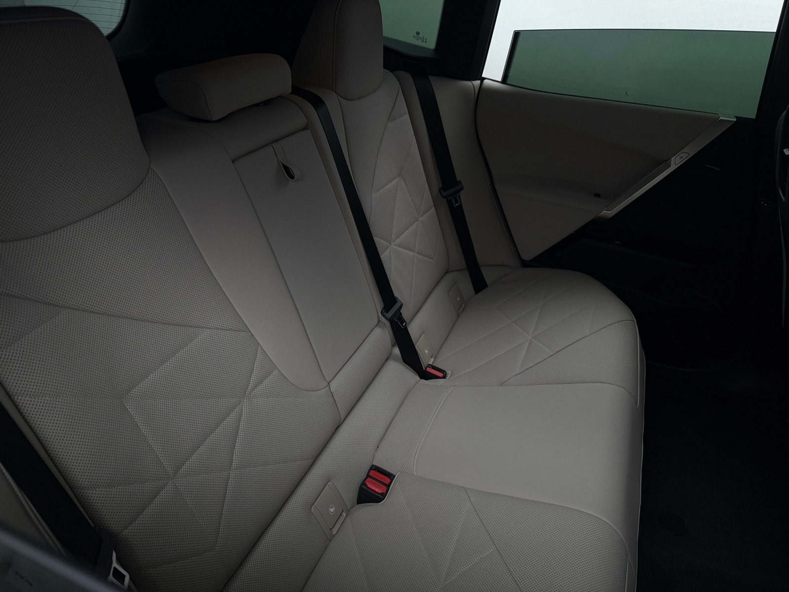 Thumbnail: 2022 BMW iX - 5