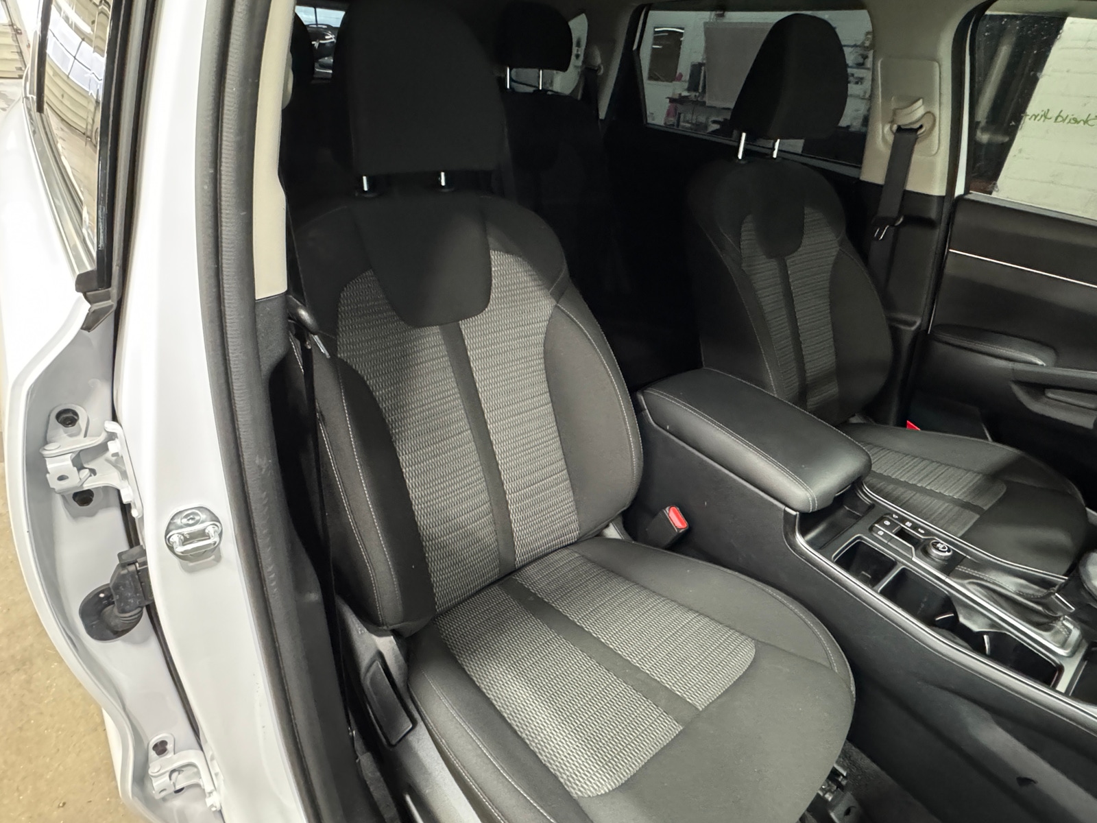 Thumbnail: 2025 Kia Sorento - 2