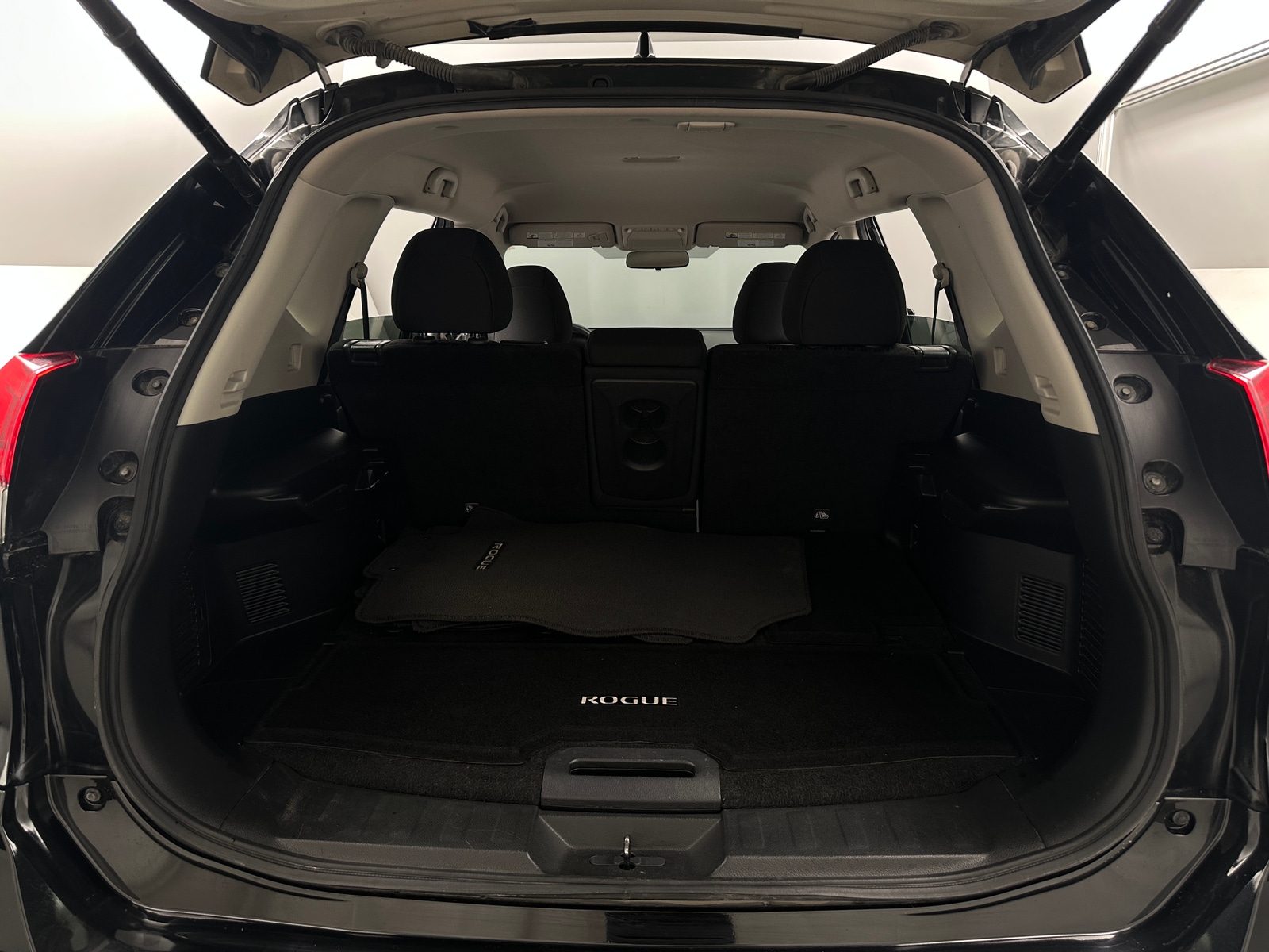 Thumbnail: 2018 Nissan Rogue - 7