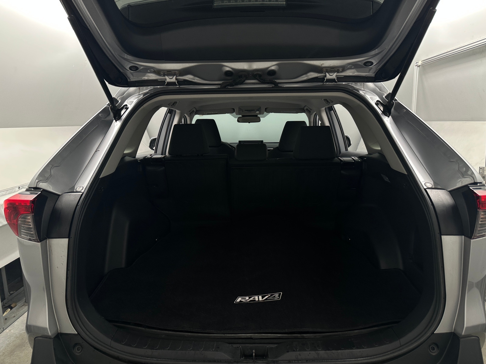 Thumbnail: 2021 Toyota RAV4 - 7