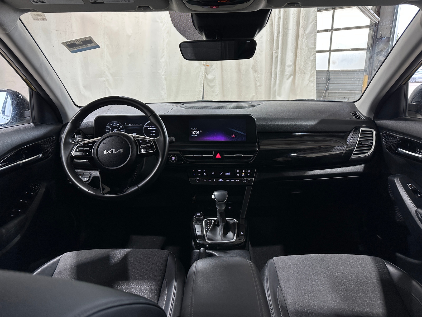 Thumbnail: 2024 Kia Seltos - 3