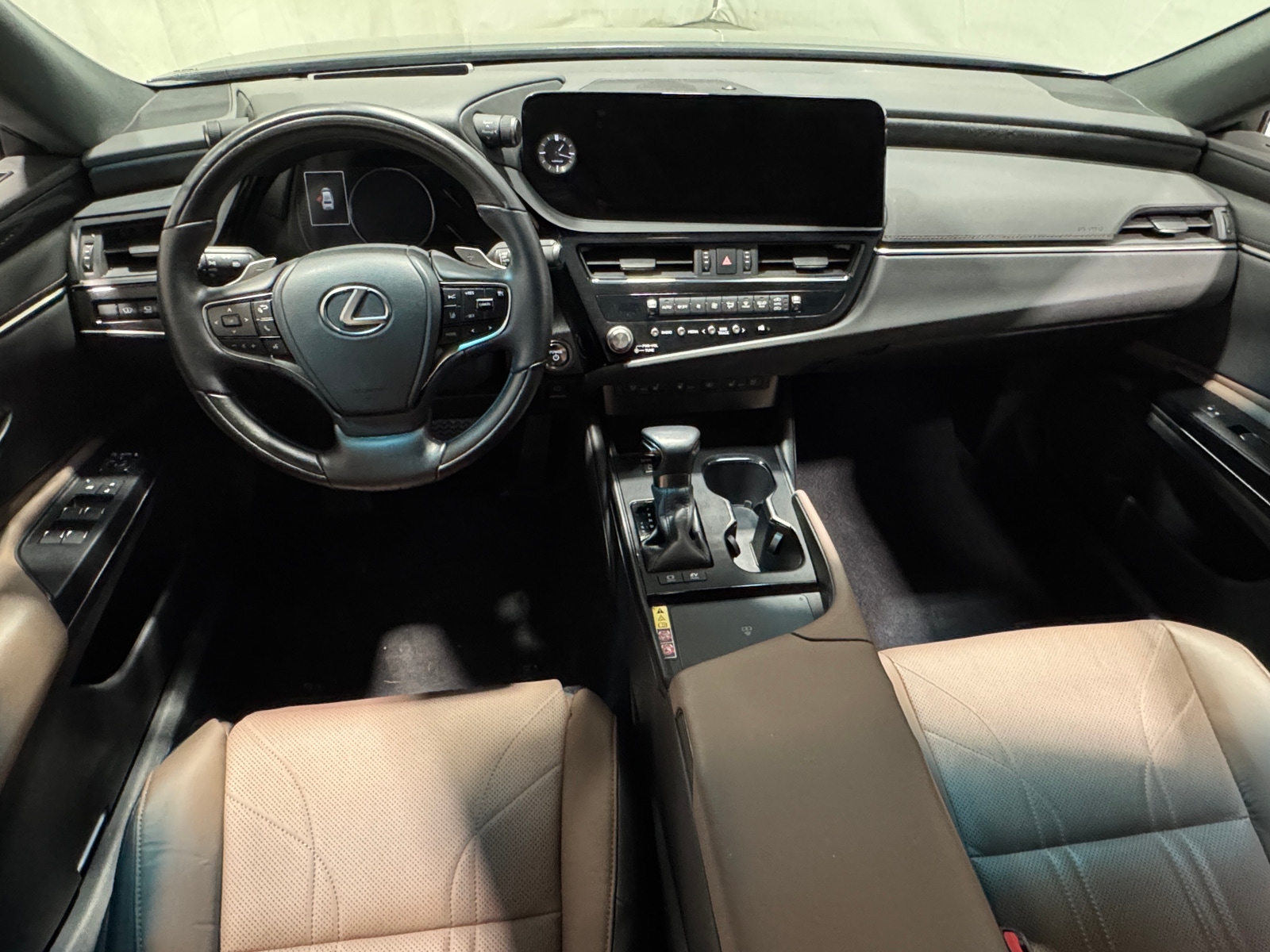 Thumbnail: 2023 Lexus ES - 2