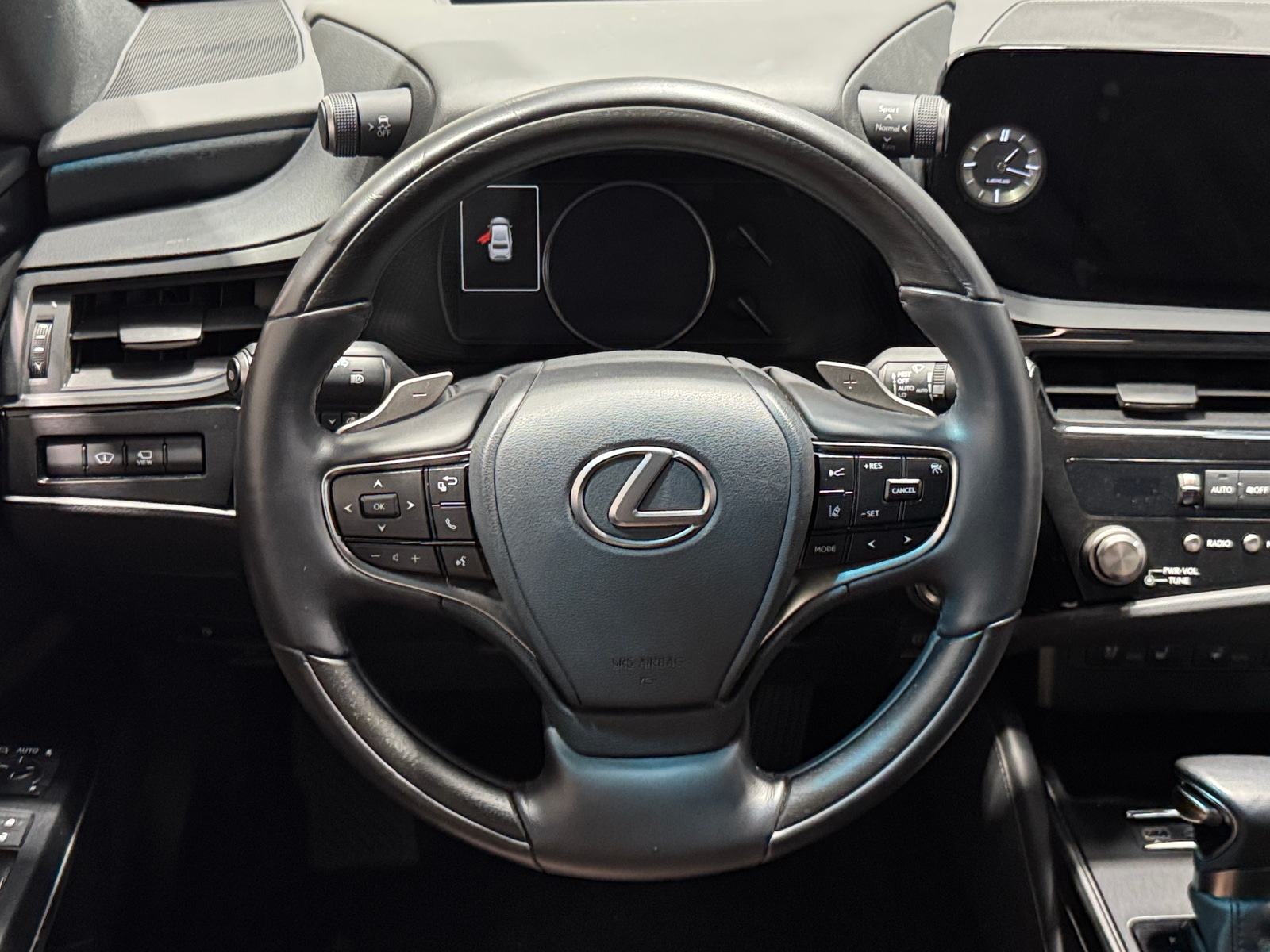 Thumbnail: 2023 Lexus ES - 4