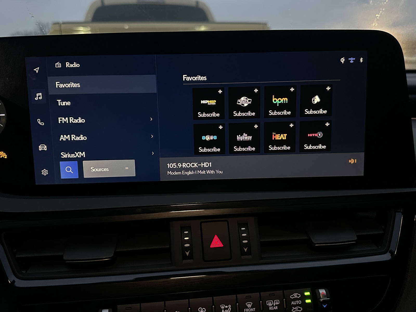 Thumbnail: 2023 Lexus ES - 3