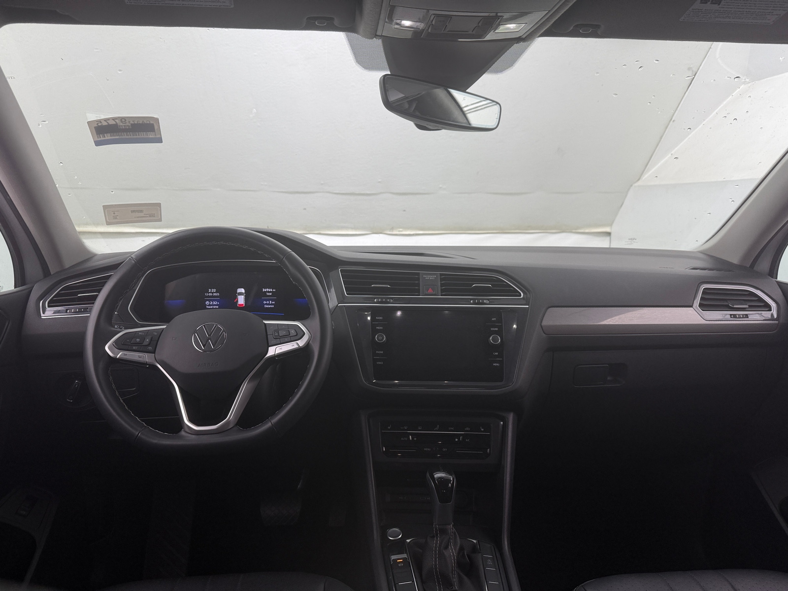 Thumbnail: 2024 Volkswagen Tiguan - 2