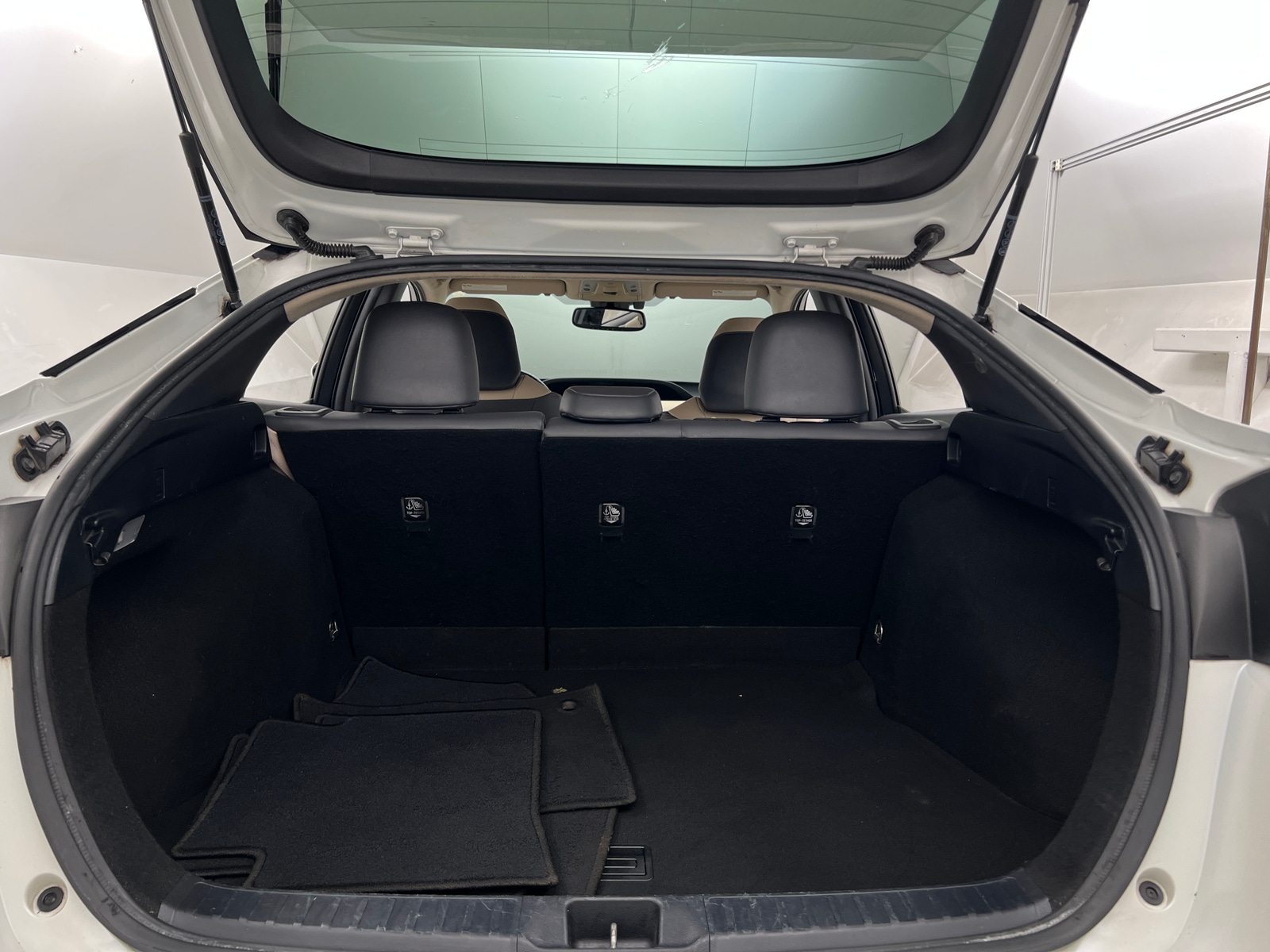 Thumbnail: 2017 Toyota Prius - 7