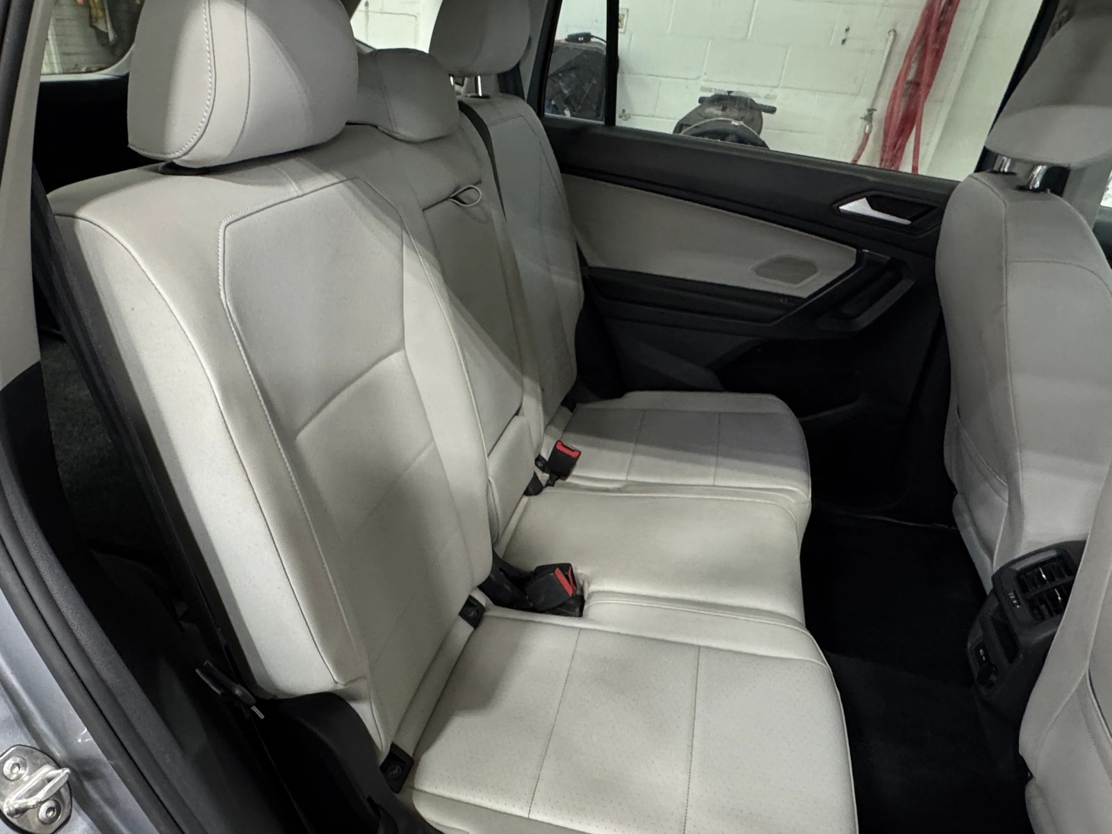 Thumbnail: 2021 Volkswagen Tiguan - 5