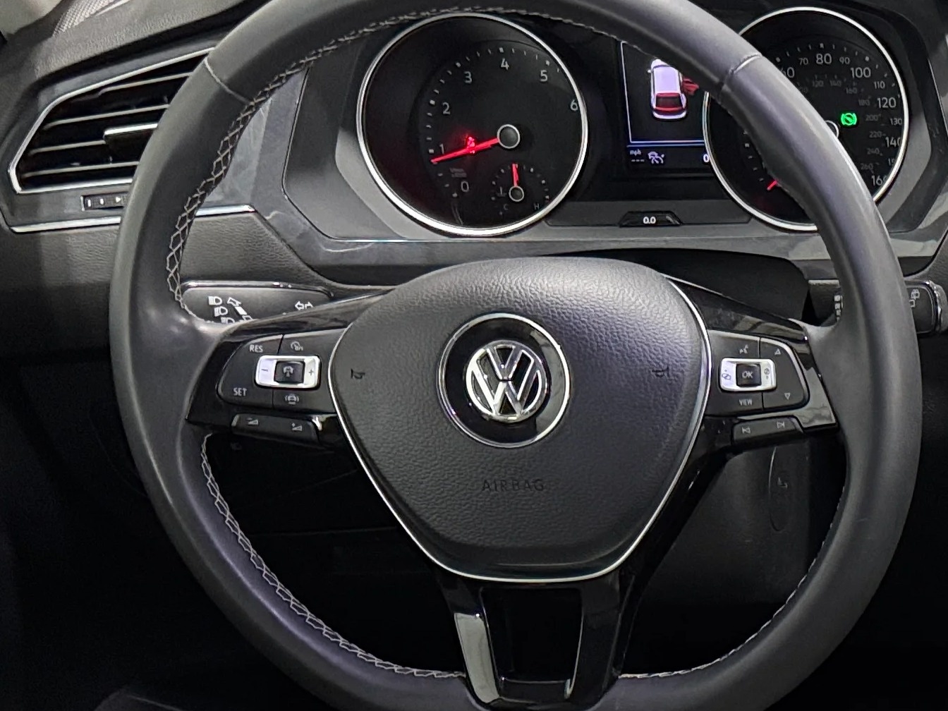 Thumbnail: 2021 Volkswagen Tiguan - 4