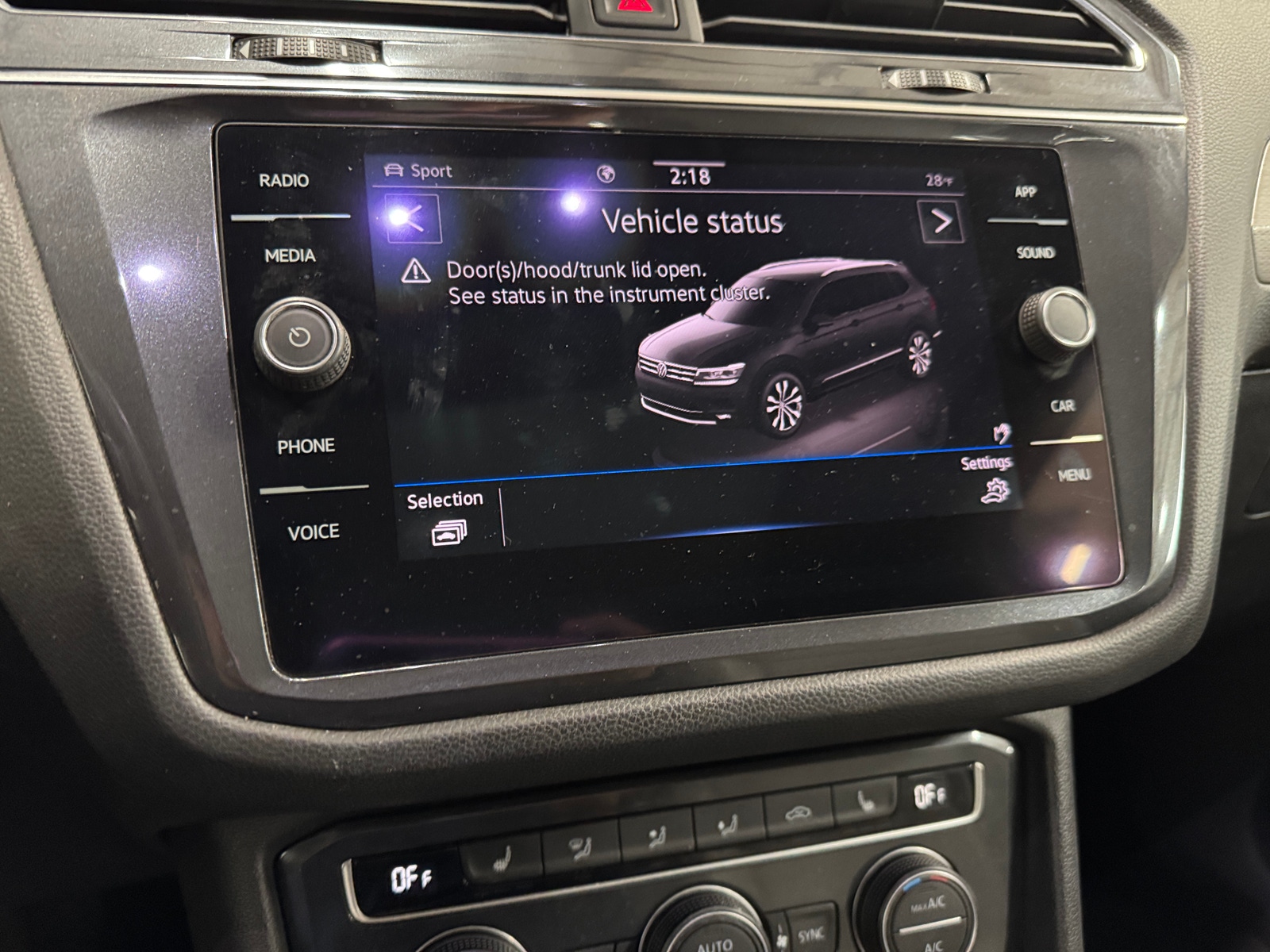 Thumbnail: 2021 Volkswagen Tiguan - 3