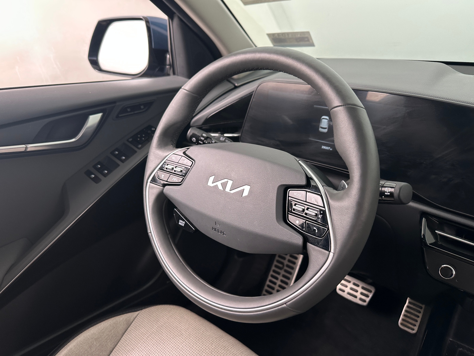 Thumbnail: 2024 Kia Niro - 4